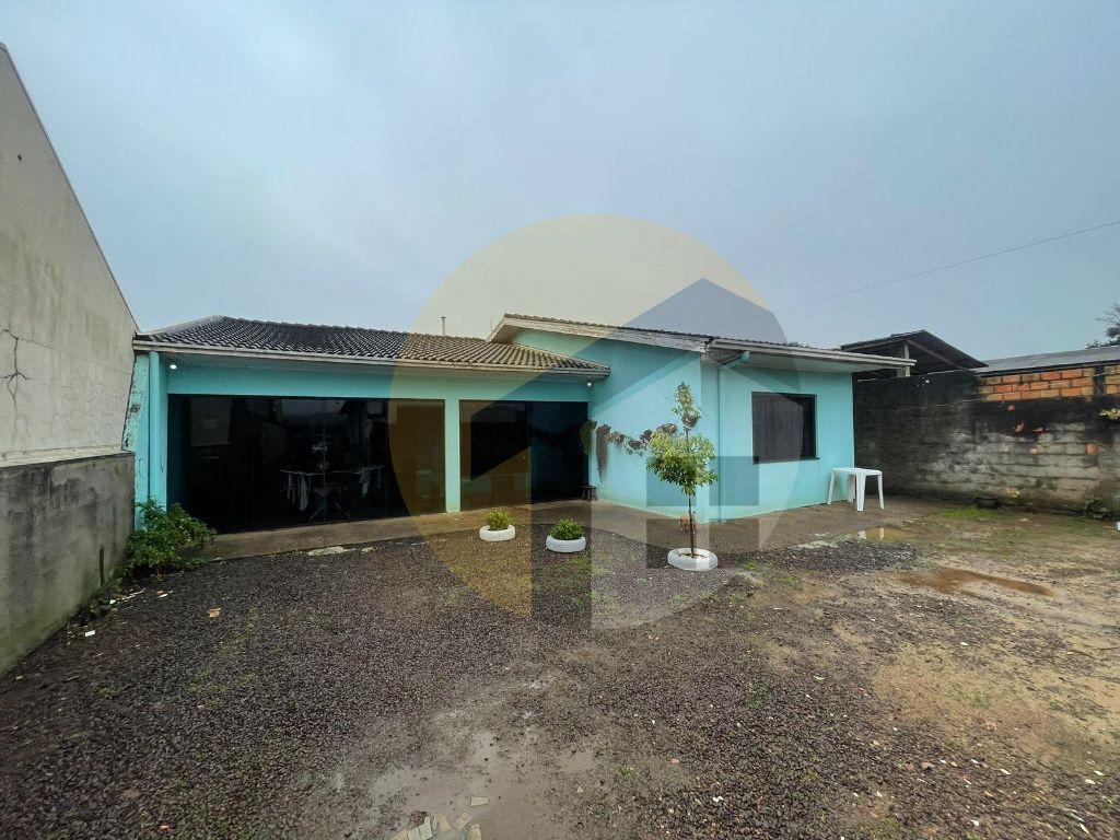 VENDE-SE CASA FUNDOS