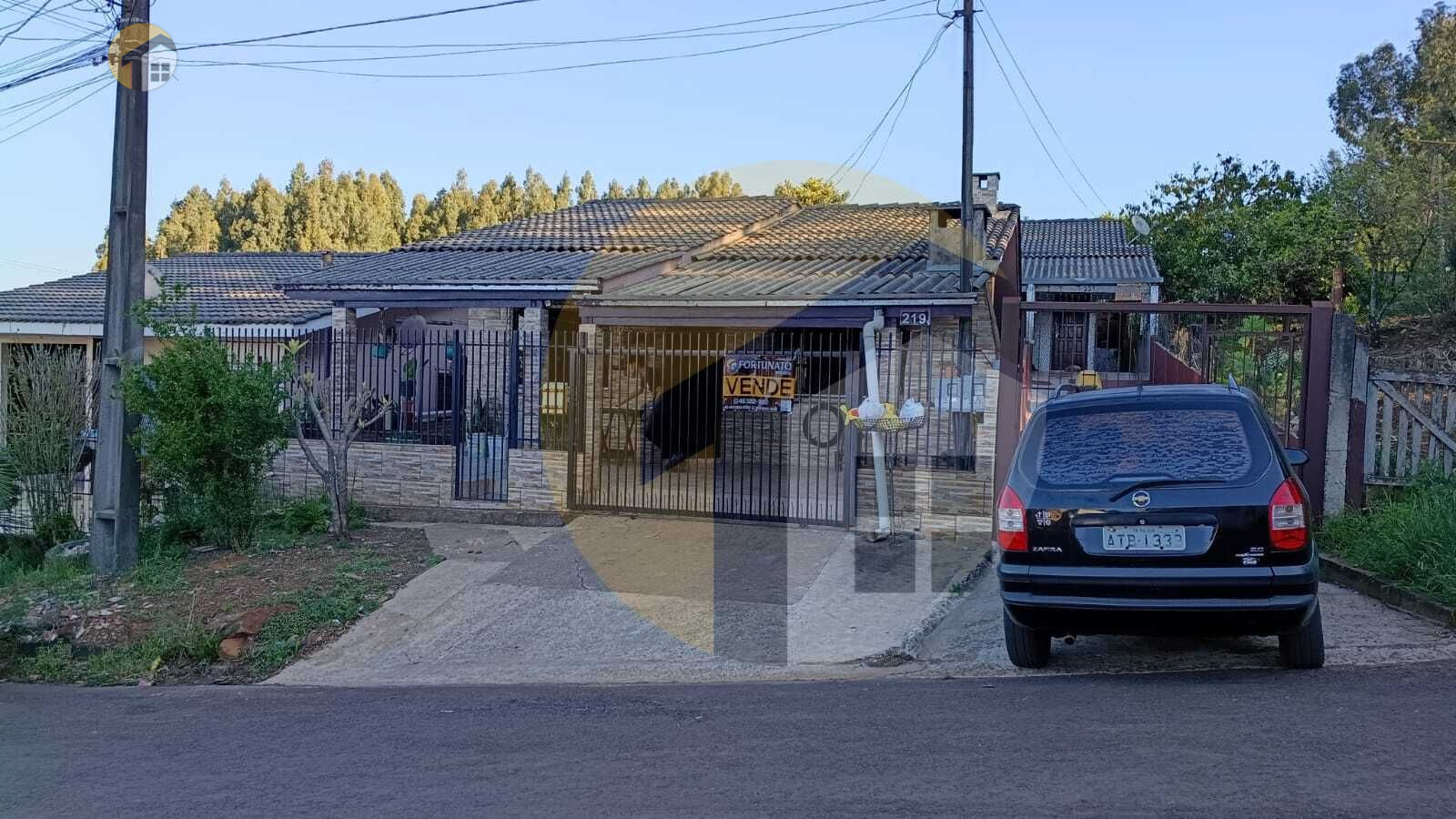 VENDE-SE CASA