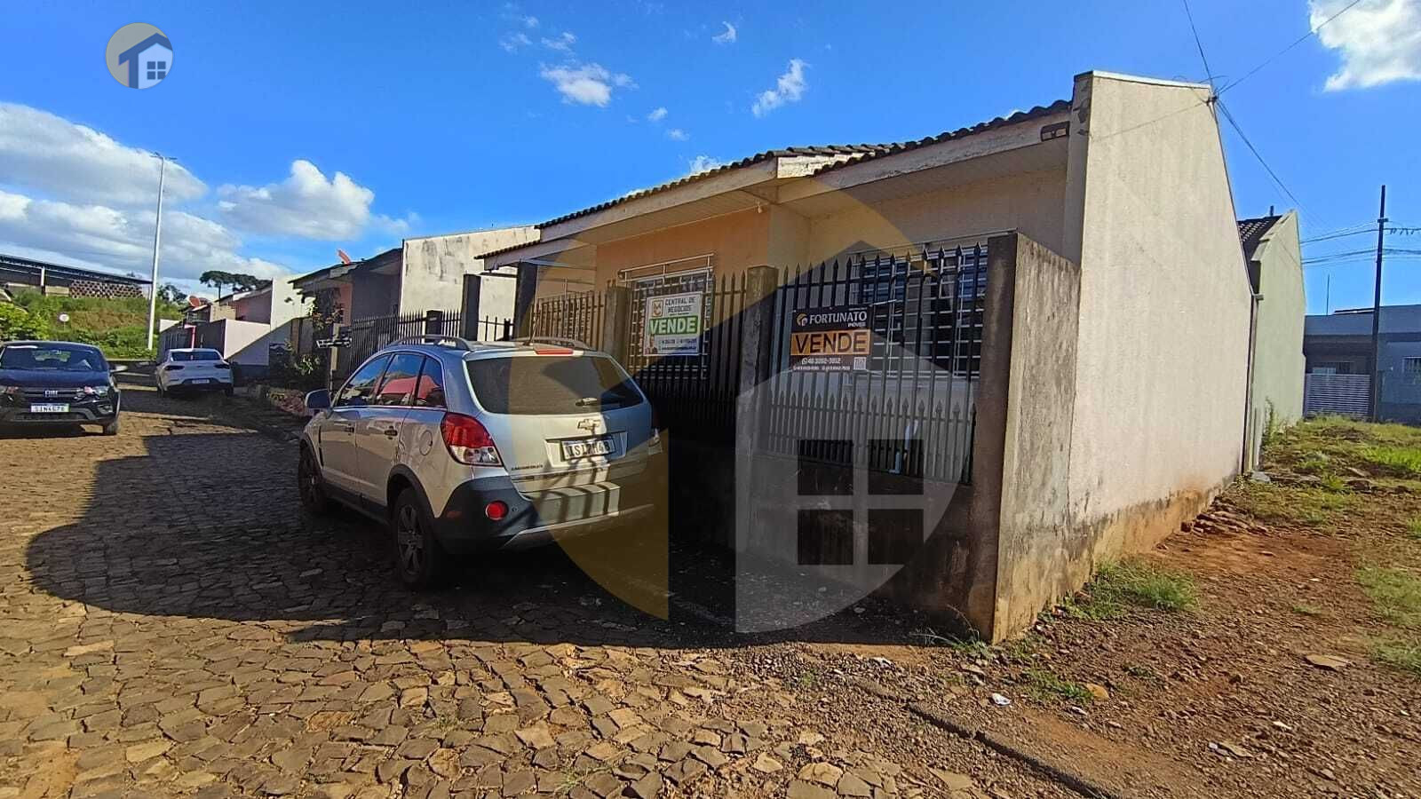 VENDE-SE CASA