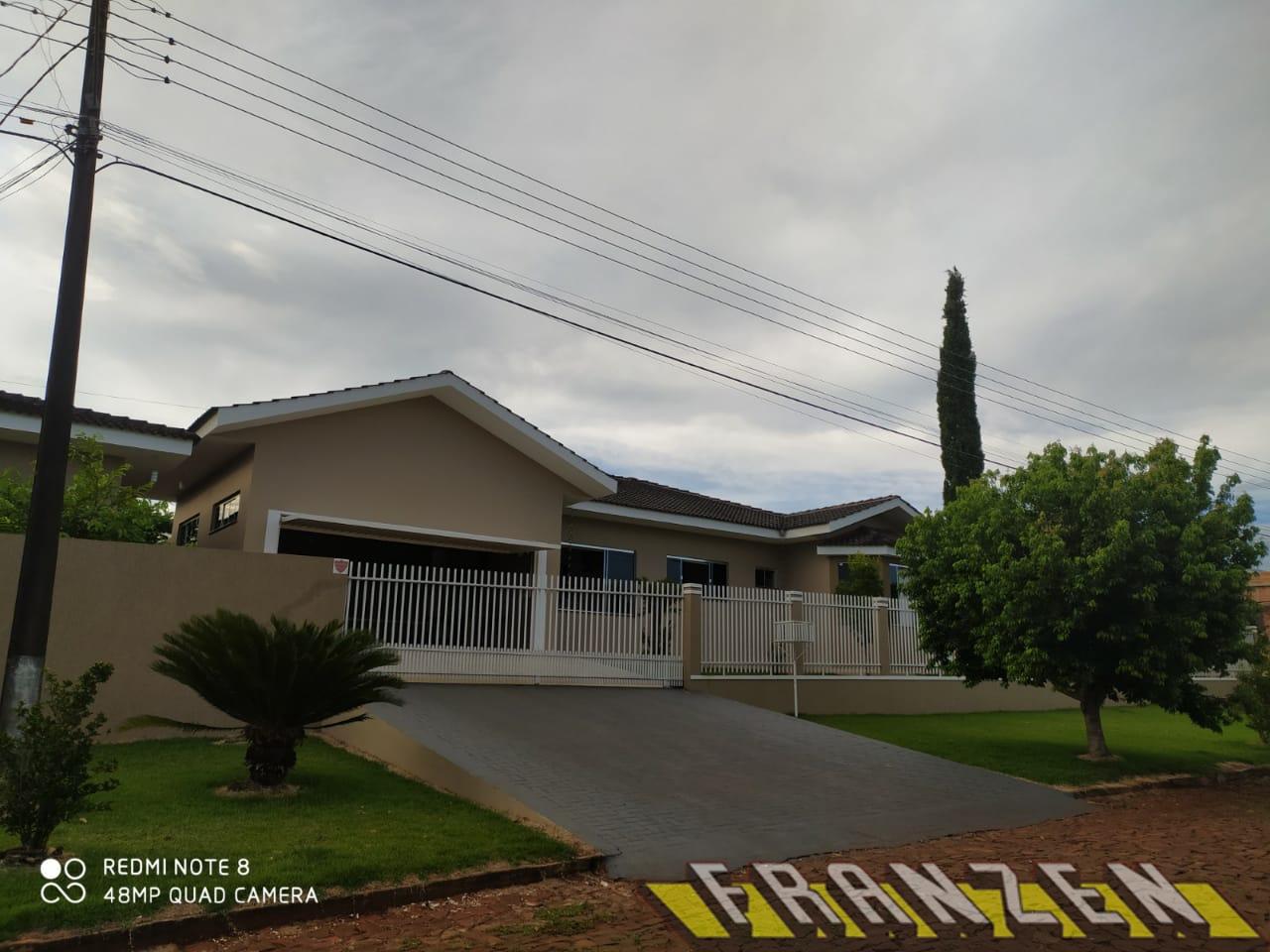 CASA  A VENDA  DE ALTO PADR?O NO CENTRO DE QUEDAS DO IGUA?U IM...