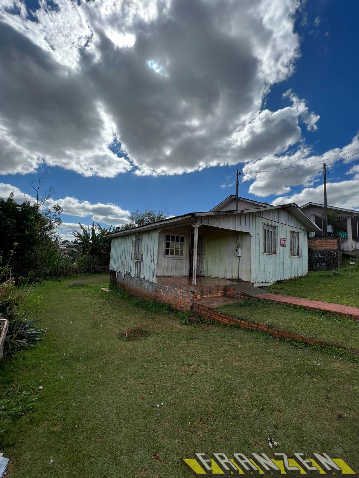 CASA DE MADEIRA CONTENDO COM LOTE MEDINDO 450,00M  QUADRADOS, ...