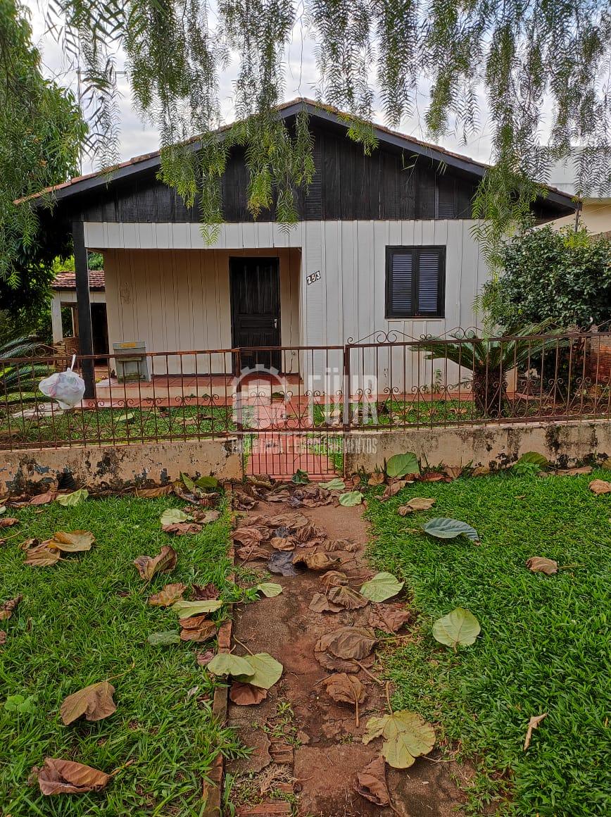 Terreno  a 20 metros do Hospital Dr.Cruzatti com casa de madei...