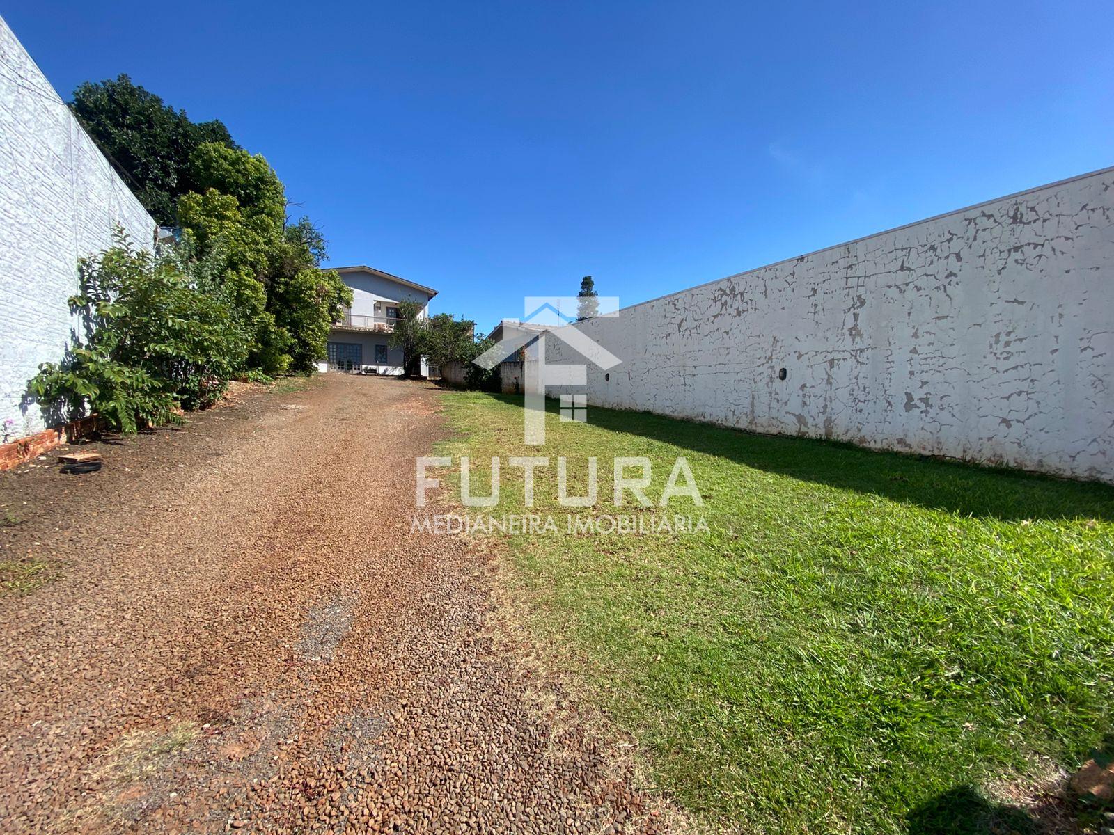 Sobrado a venda, 3 quartos, 1 suíte, CENTRO, MEDIANEIRA - PR