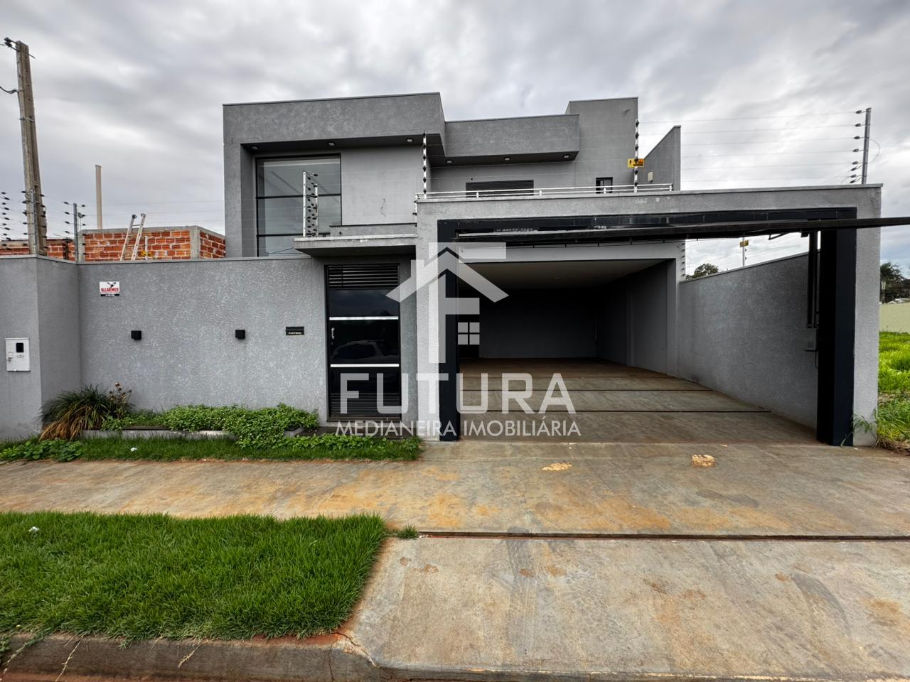 Sobrado com 3 dormitórios à venda no Bairro Ipê, MEDIANEIRA - PR