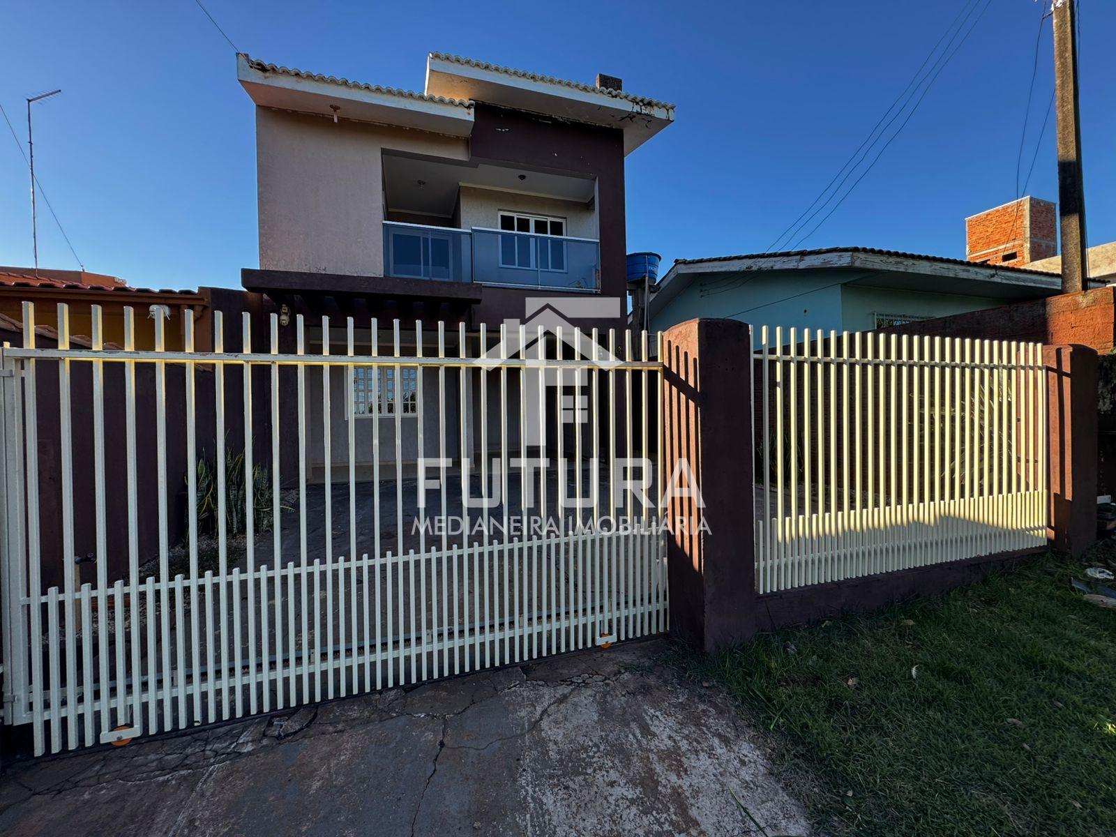 SOBRADO COM SUÍTE, DOIS QUARTOS, BAIRRO CONDÁ, MEDIAENIRA PR