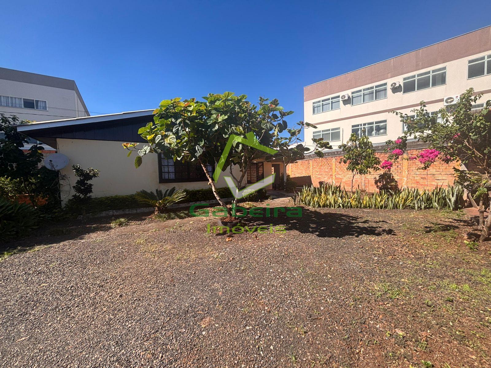 Casa com 2 dormit�rios para loca��o, CENTRO, CORONEL VIVIDA - PR