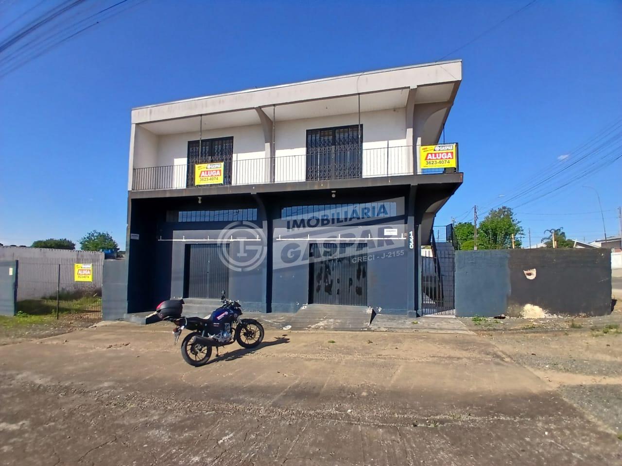 Sala comercial e Apto. disponível para locação, localizada em ...