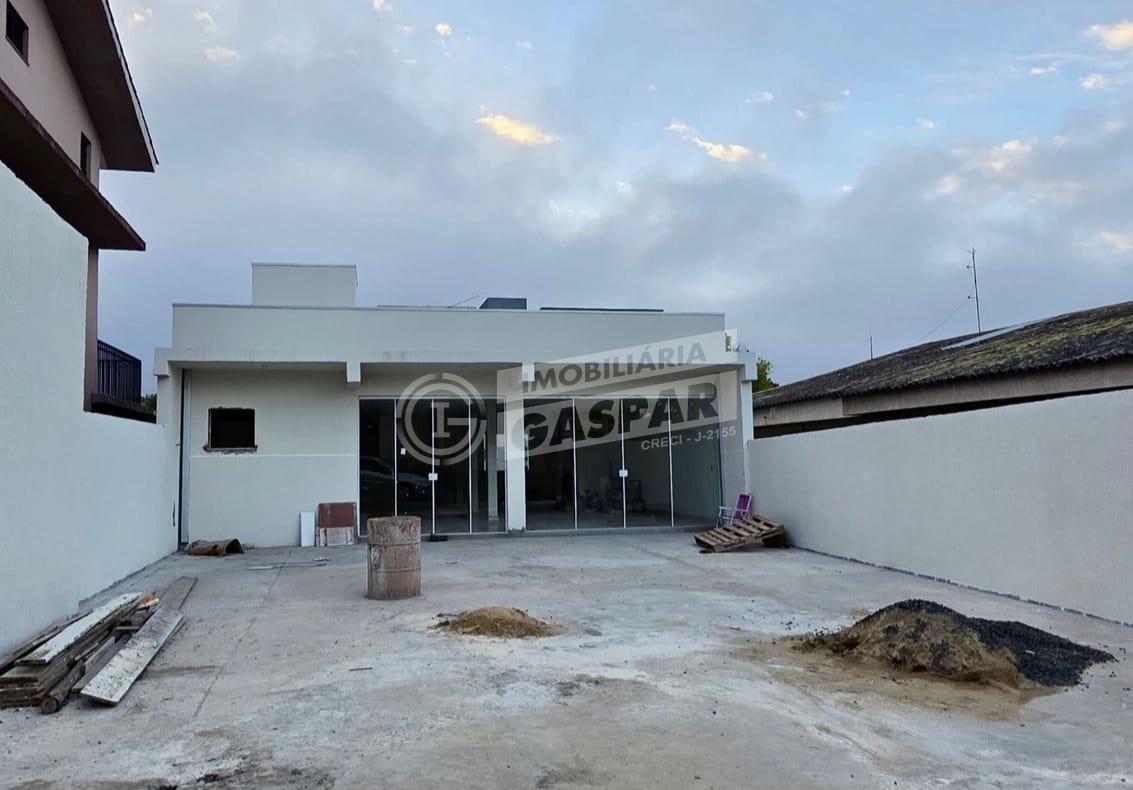 UMA SALA COMERCIAL EM ALVENARIA MEDINDO APROX. 130 M2