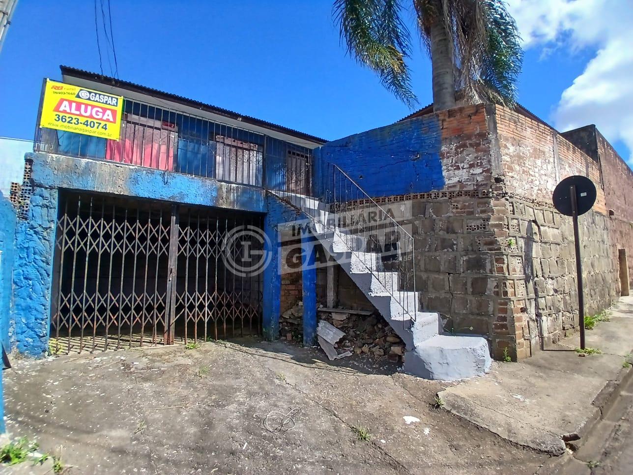 CASA EM ALVENARIA NO CENTRO