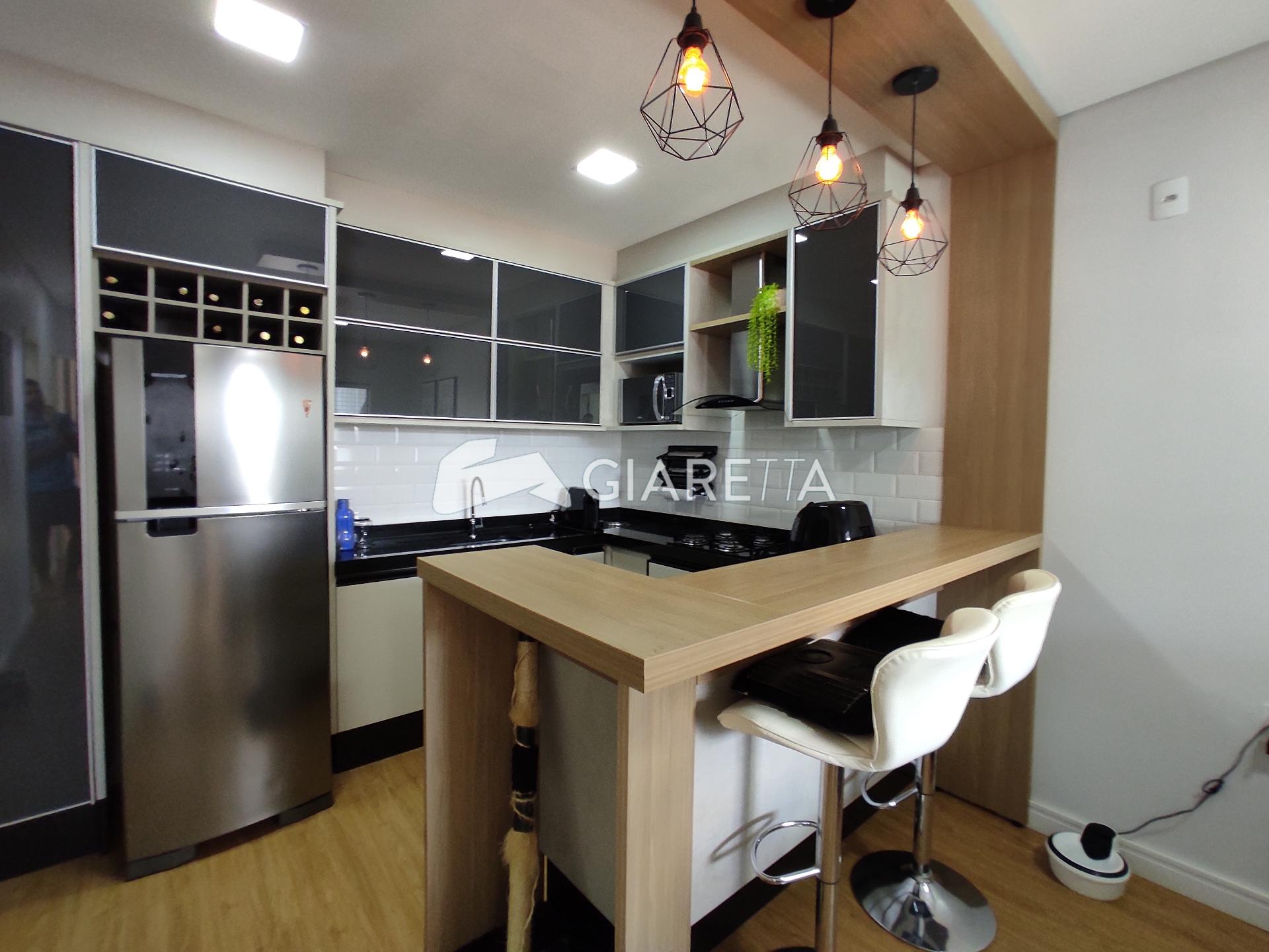 Casa à venda com 2 quartos, 70m² - Foto 1