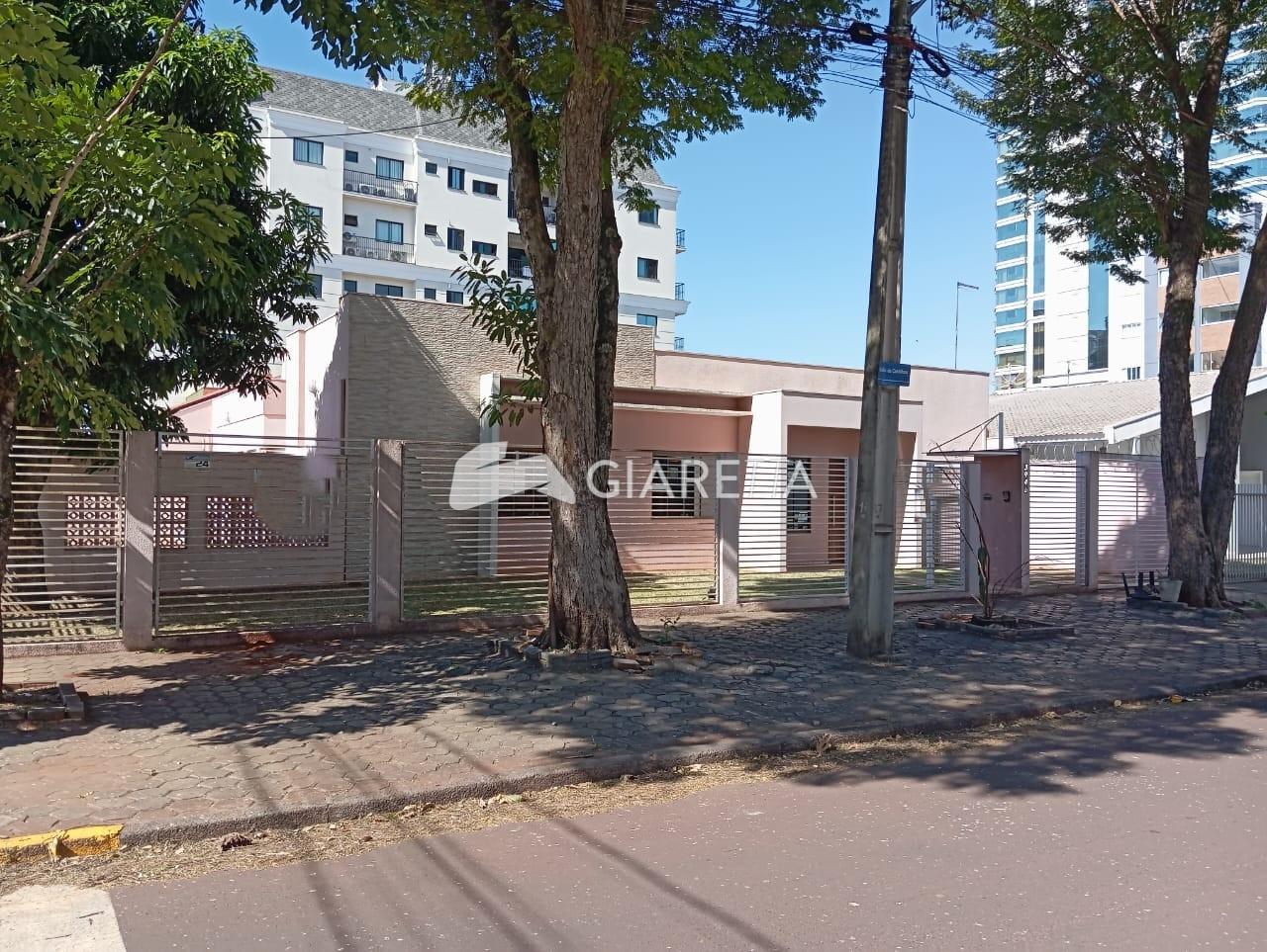 Casa para alugar com 2 quartos, 204m² - Foto 1