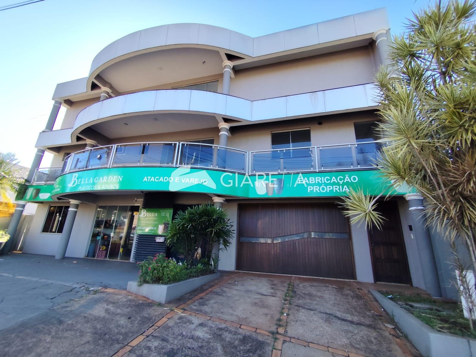 Apartamento para alugar com 3 quartos, 180m² - Foto 1