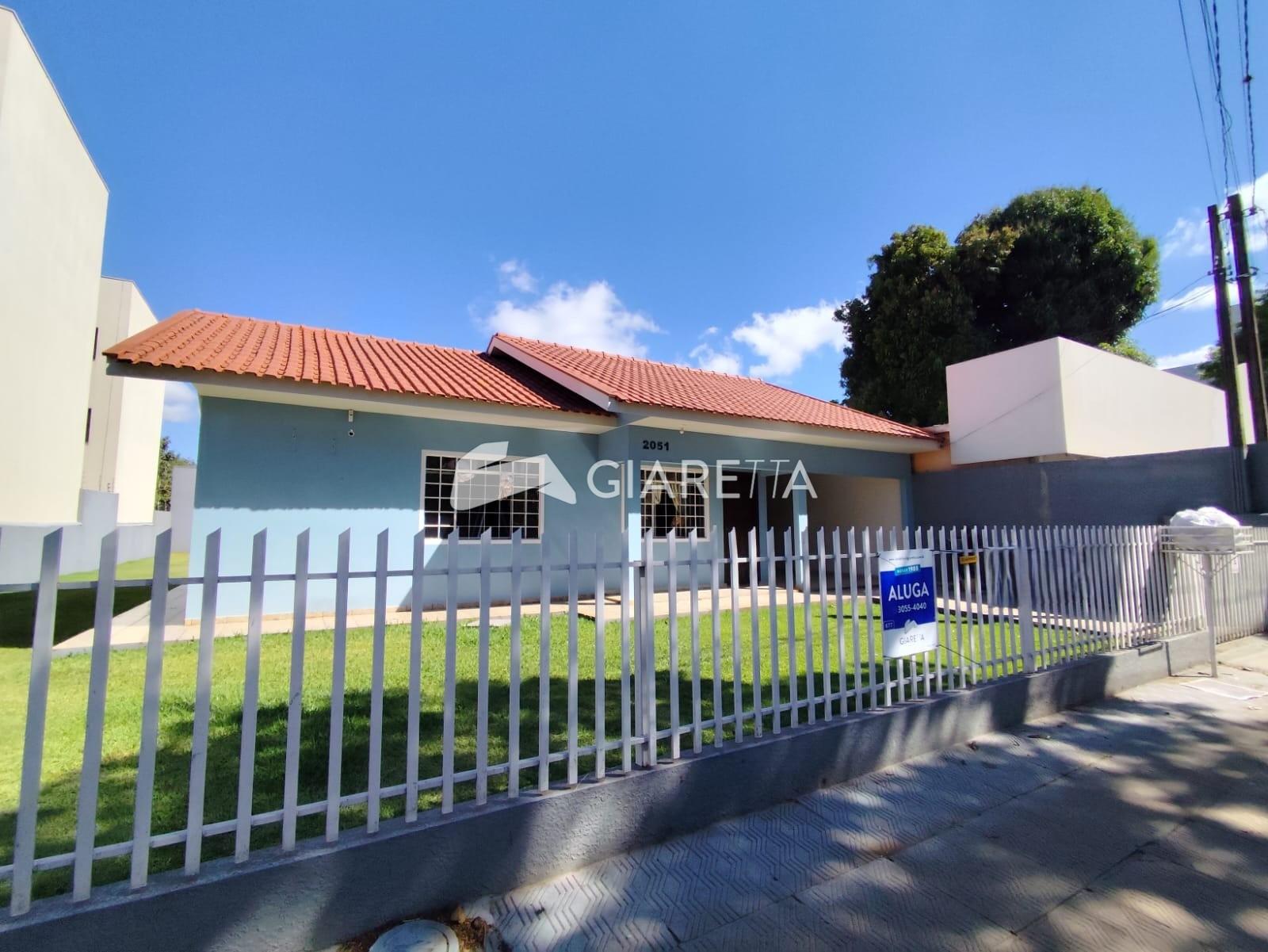 Casa para alugar com 2 quartos, 160m² - Foto 1