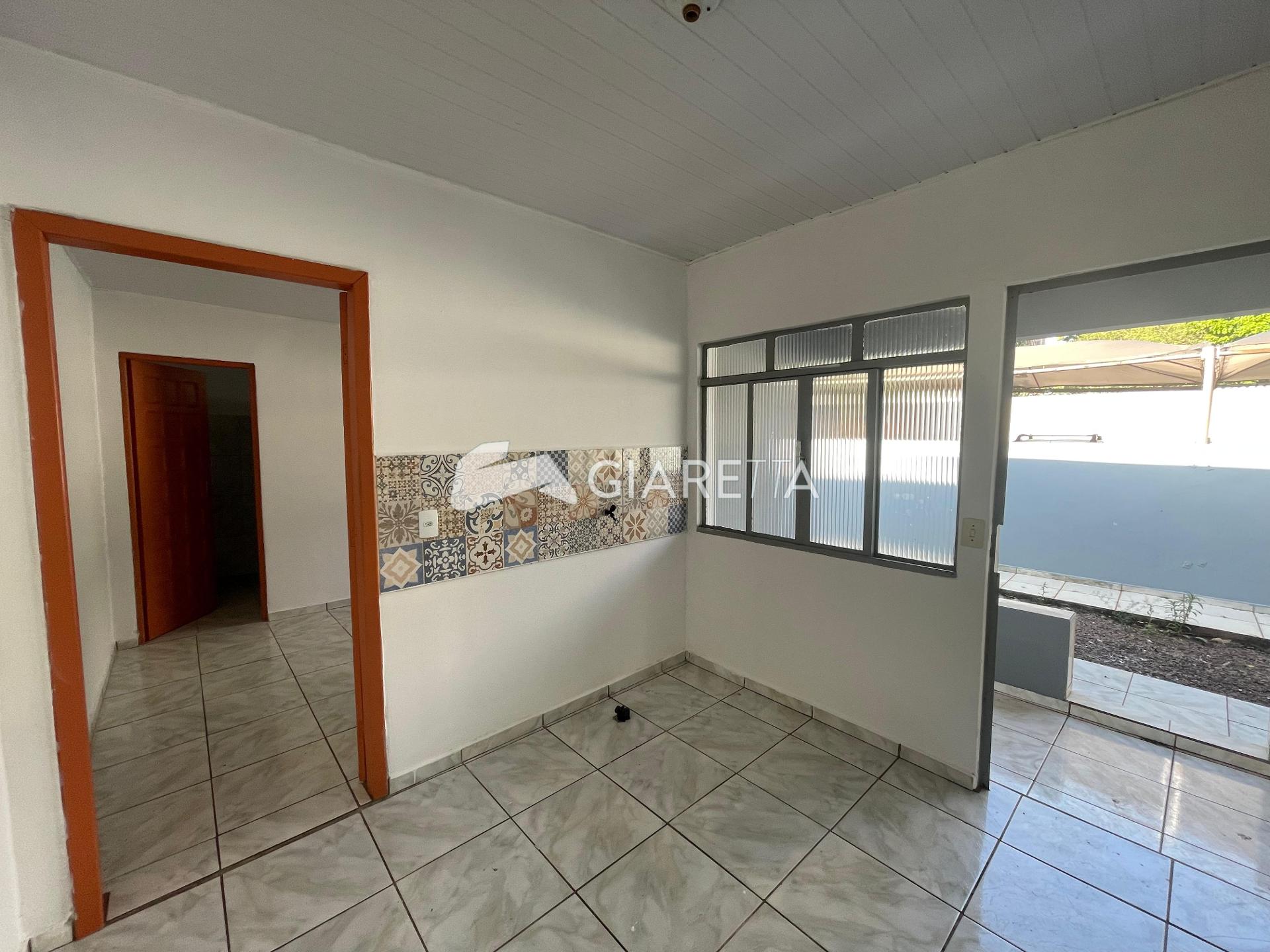 Casa para alugar com 2 quartos, 20m² - Foto 2