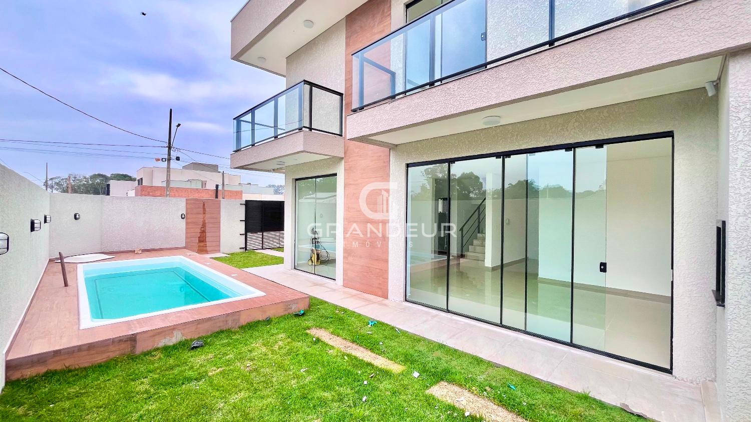 Sobrado com 3 Dorms, Piscina, Churrasqueira e 2 Vagas - Próxim...