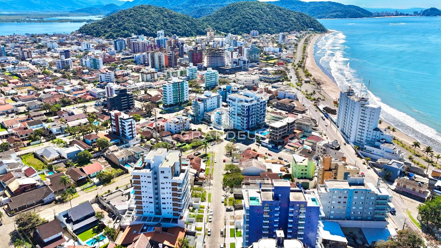 Edifício The Ocean  Luxuoso Apartamento à Beira-Mar em Guaratu...