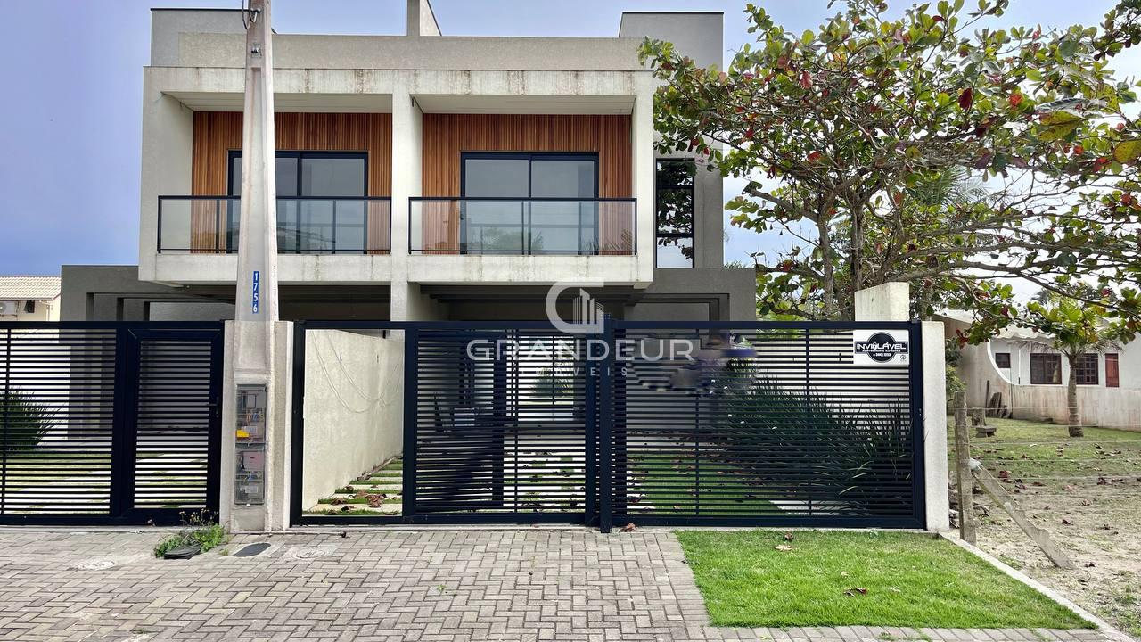 Sobrado Novo à Venda no Coroados, 50 Metros do Mar em Guaratuba