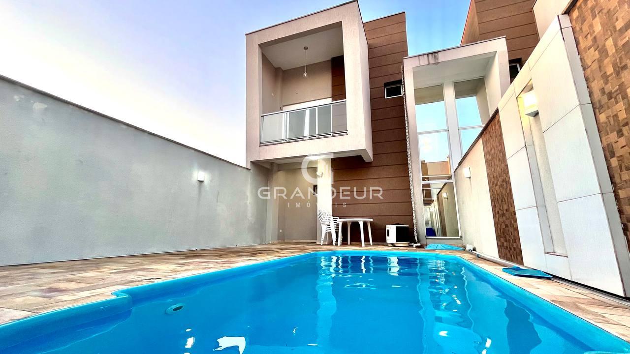 Sobrado Completo com Piscina Aquecida e 3 Quartos em Local Tra...