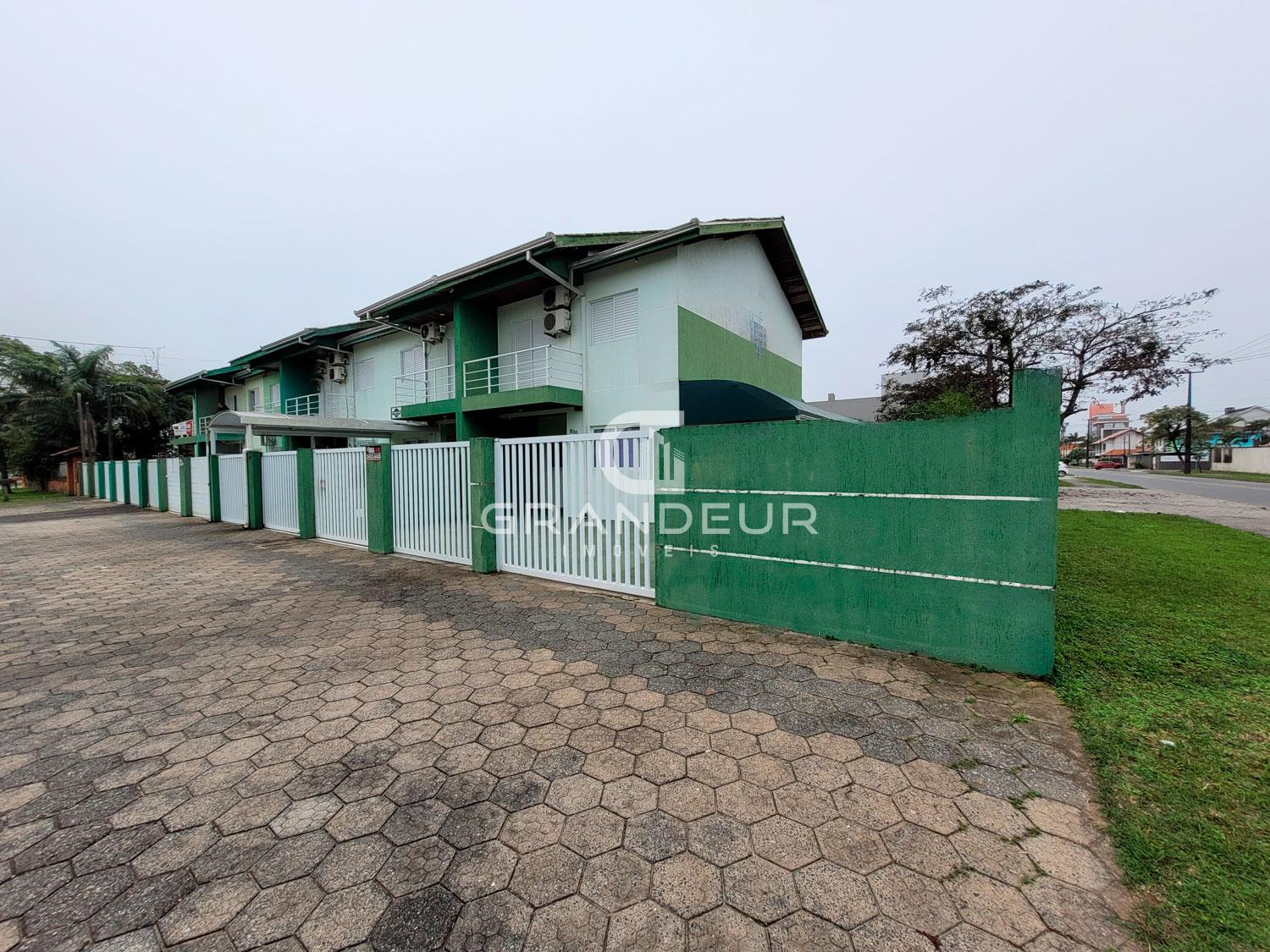 Sobrado de Esquina com Suíte, Churrasqueira e Área Externa - 4...