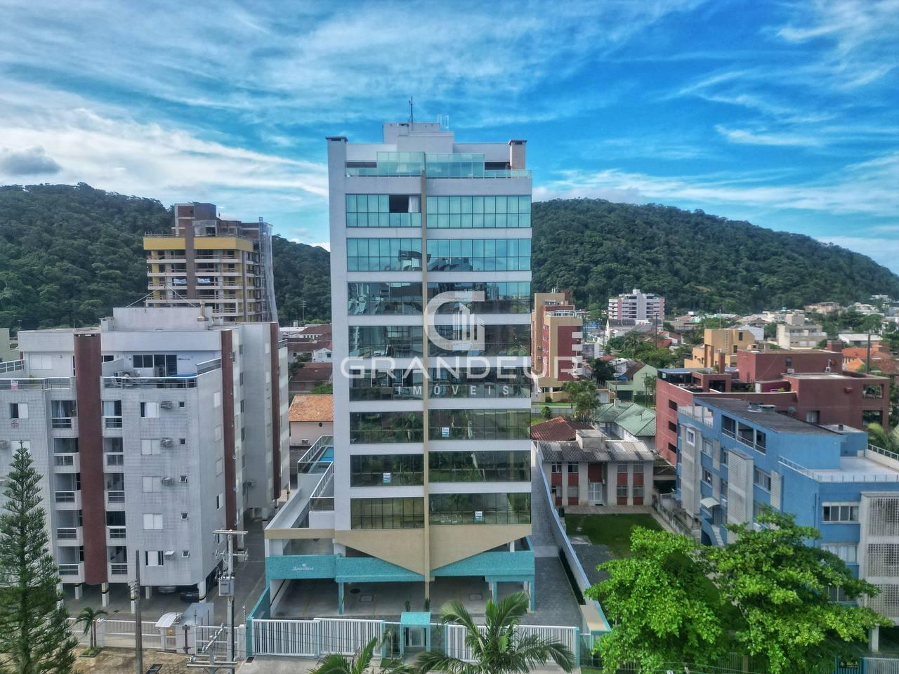 Apartamento Luxuoso no Edifício Bora Bora em Guaratuba  Confor...