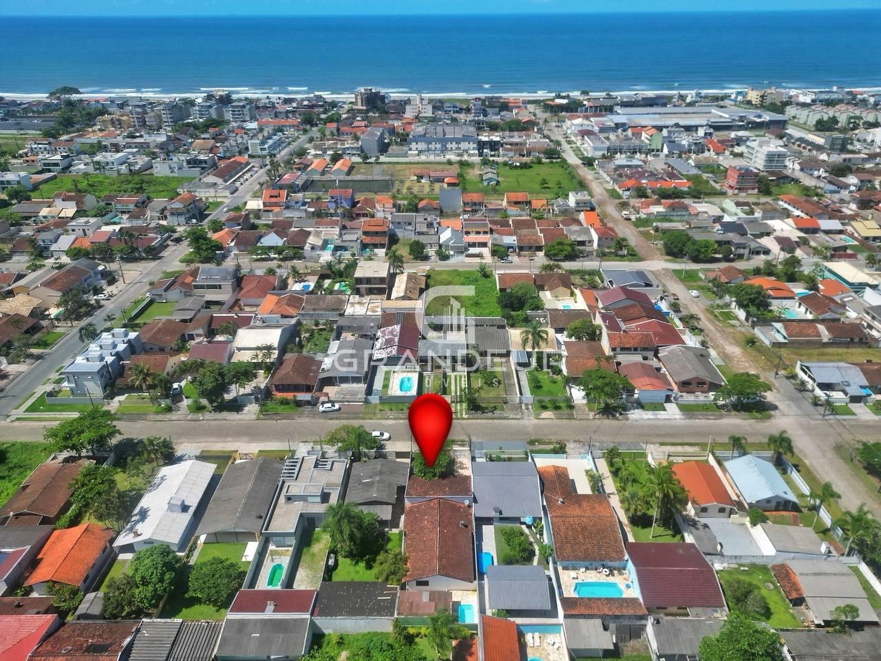Residência à Venda no Bairro Brejatuba, Guaratuba. 3 Dormitóri...