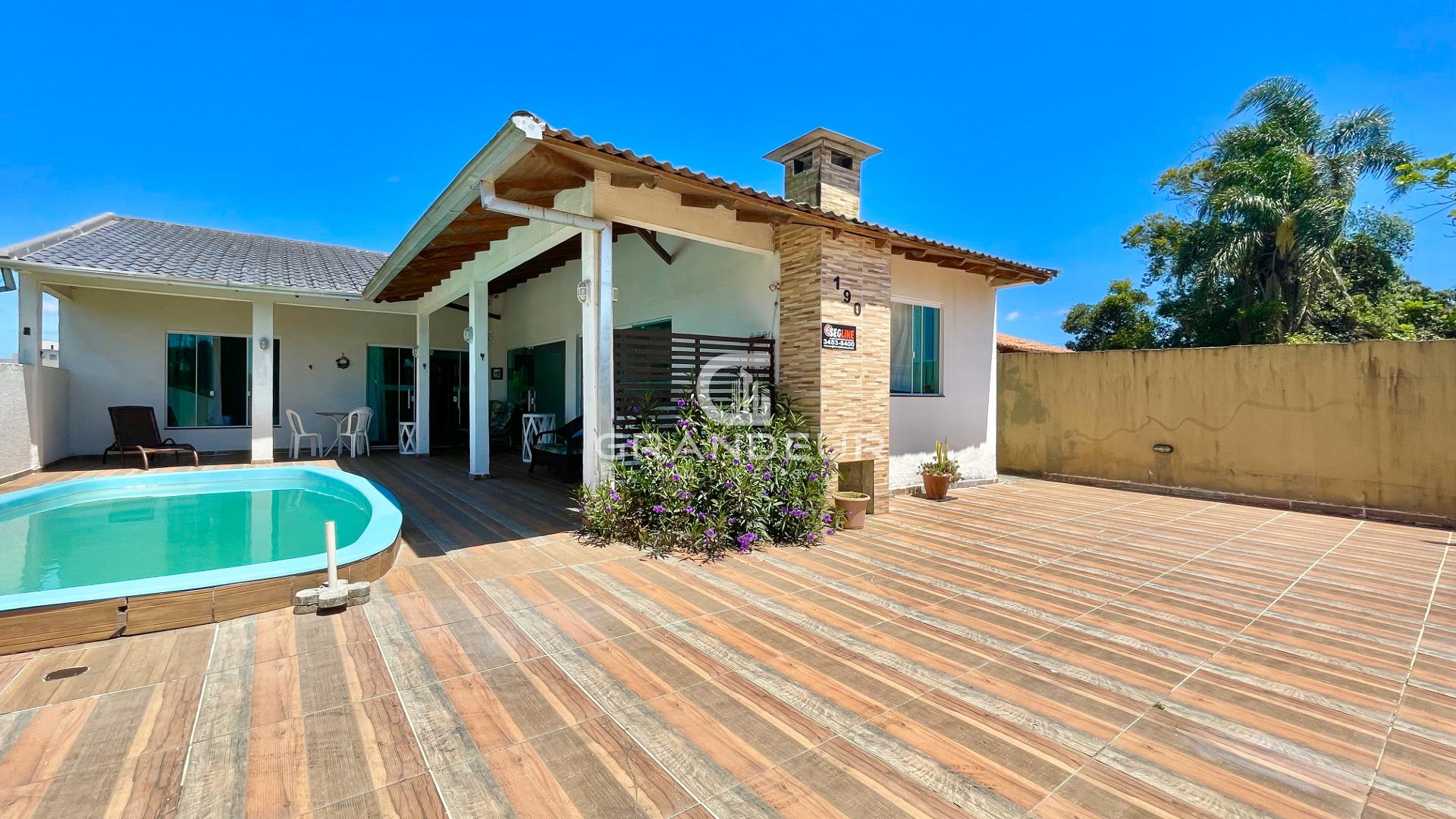 Casa com Piscina e Área Gourmet no Coroados - Perto da Praia e...