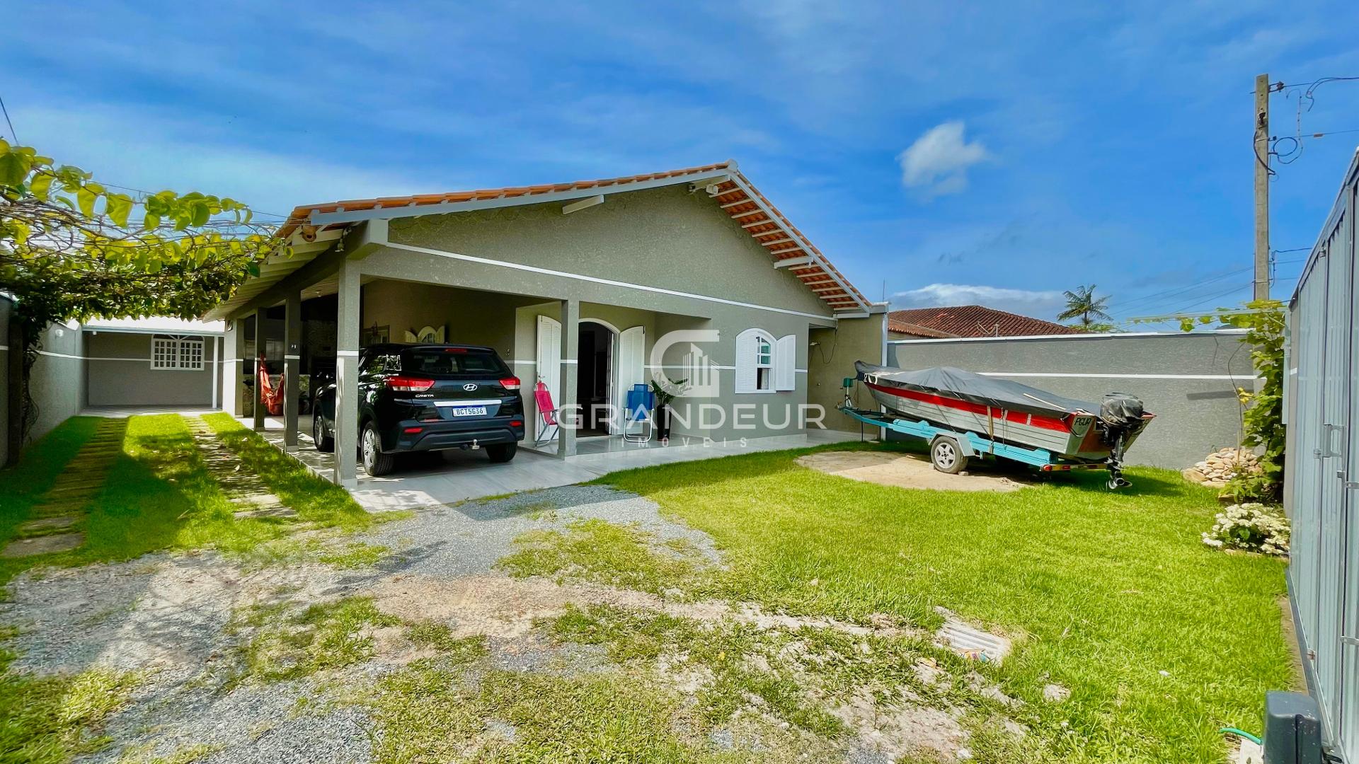 Casa Baixa Semi-Mobiliada à Venda no Cohapar, Próxima ao Colég...