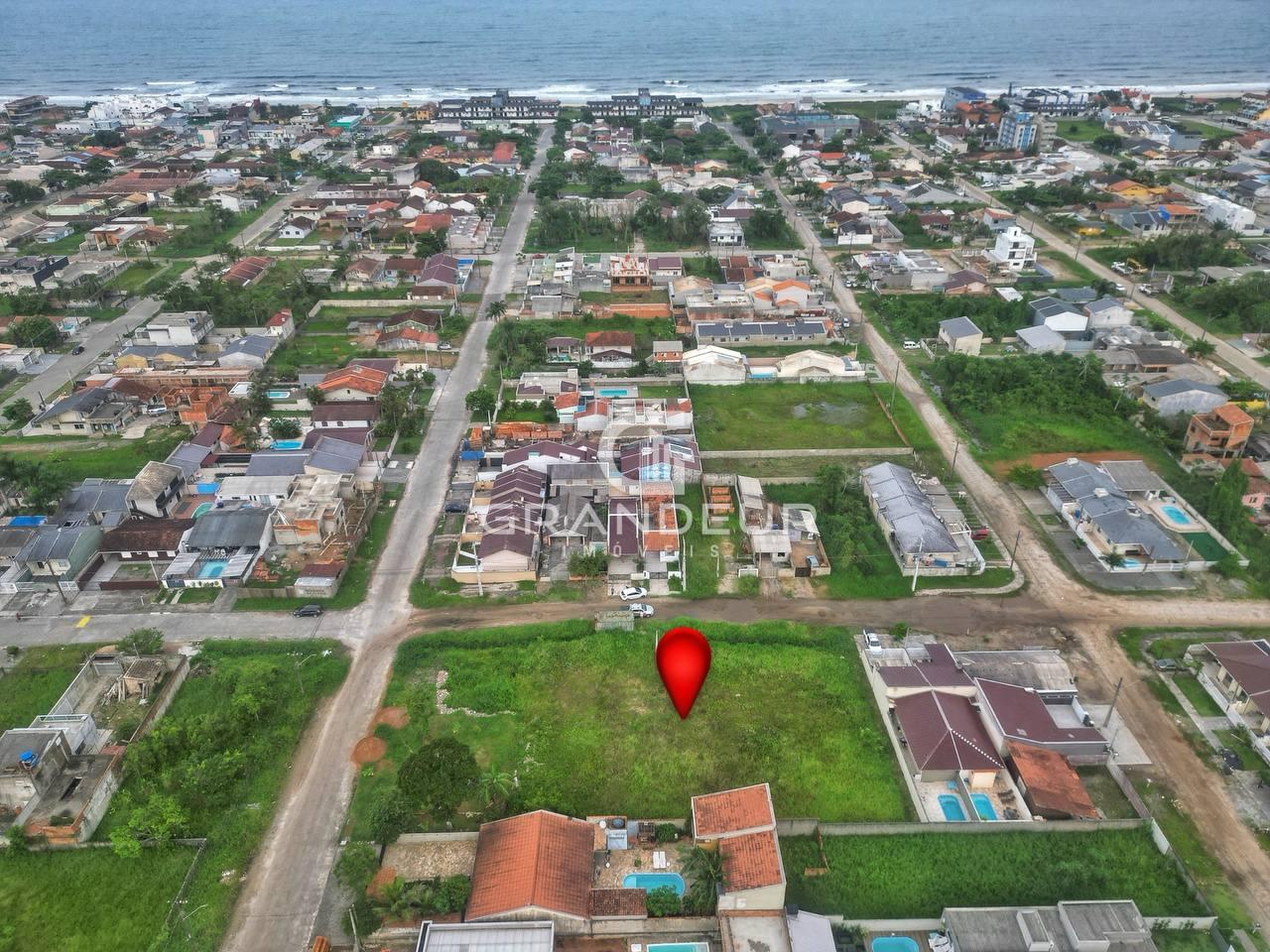 Terreno à Venda a 400m do Mar com Projeto Aprovado para 2 Casas