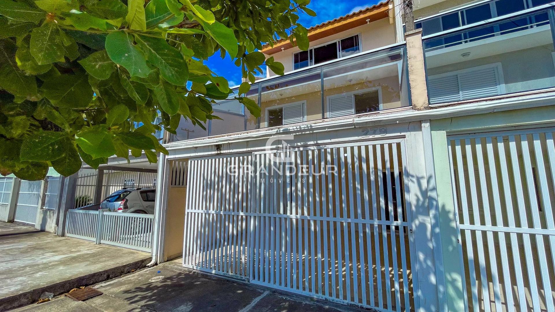 Triplex à Venda  4 Quartos, 2 Suítes, Churrasqueira e Garagem ...
