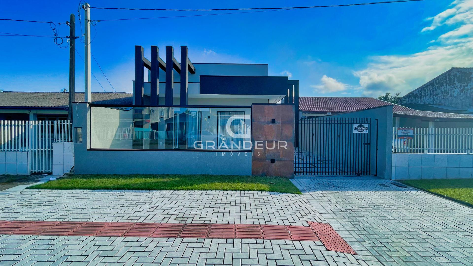 Casa à venda no Centro de GUARATUBA com 5 Quartos