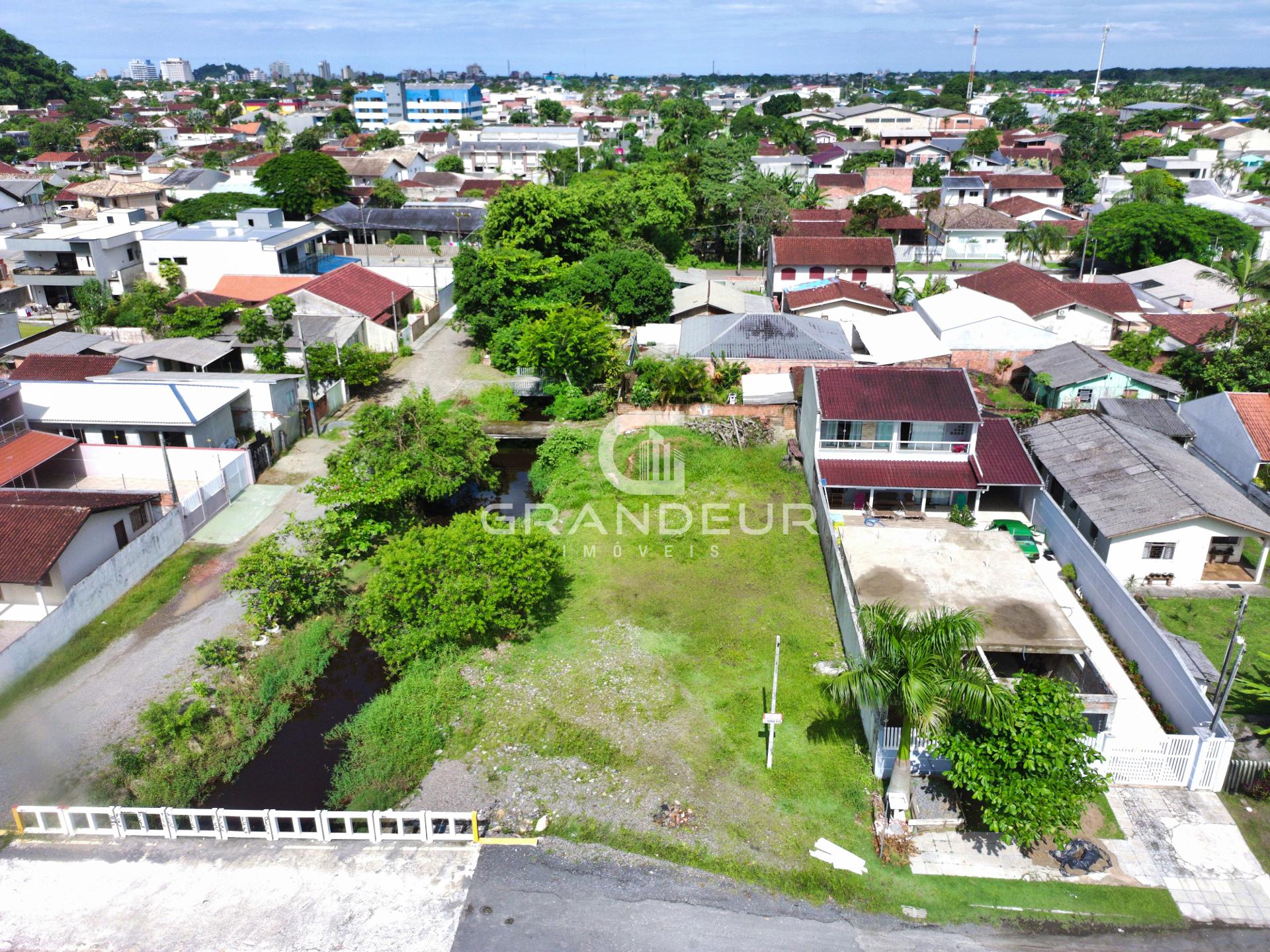 Terreno à venda em Guaratuba com 476m  - Próximo ao Centro