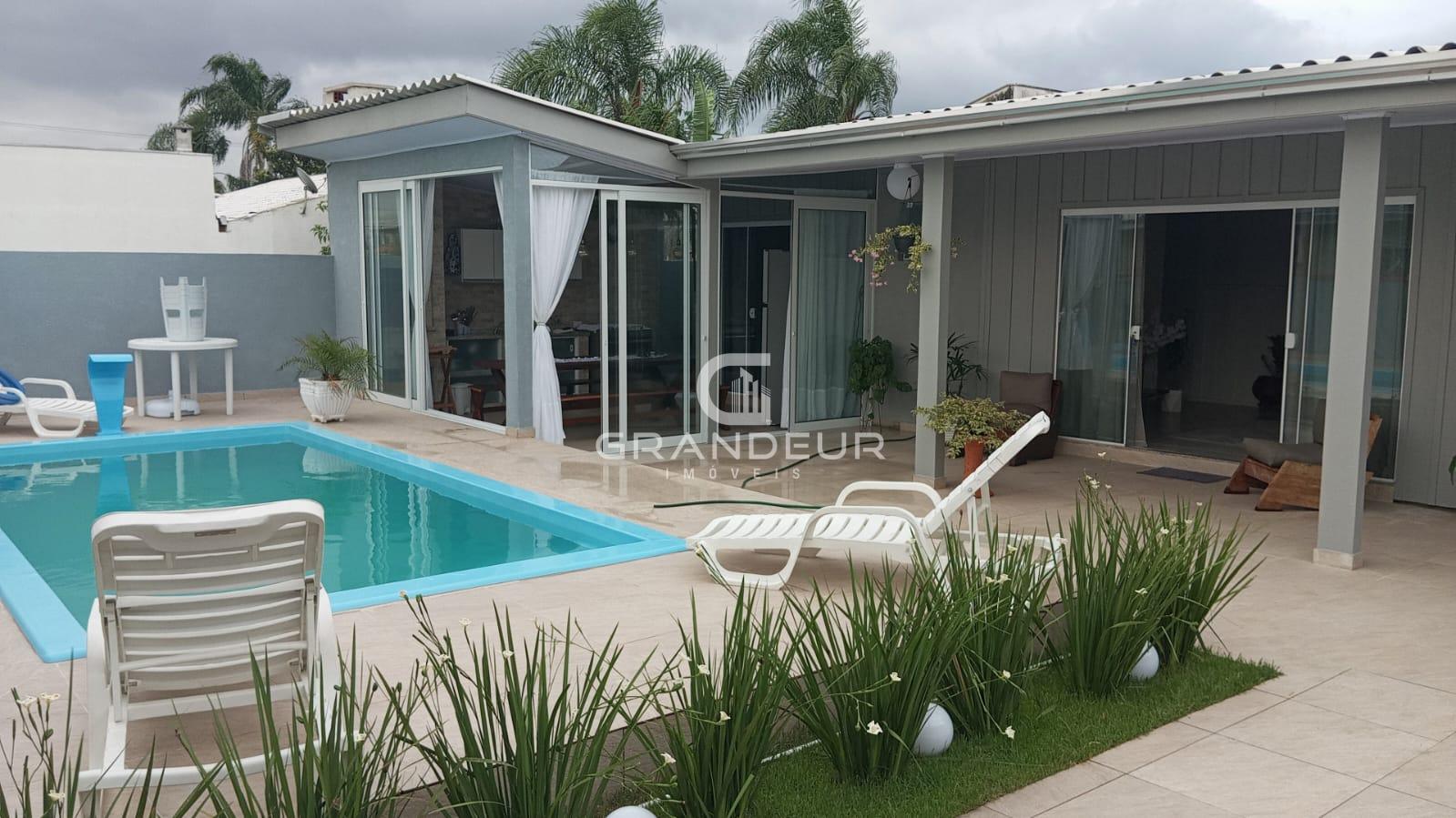 Casa com piscina à venda em Guaratuba PR no bairro Cohapar