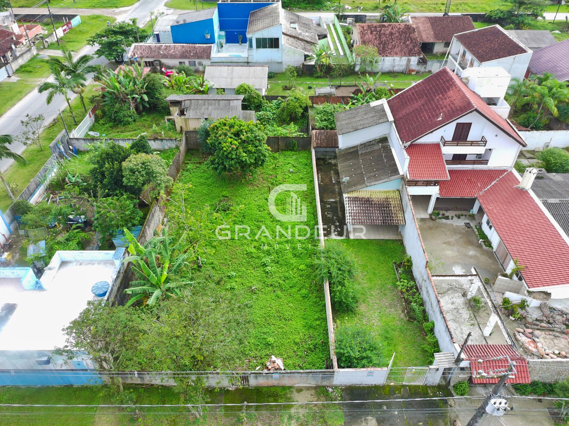 Venda de Terreno em Piçarras  720m  com Infraestrutura Completa