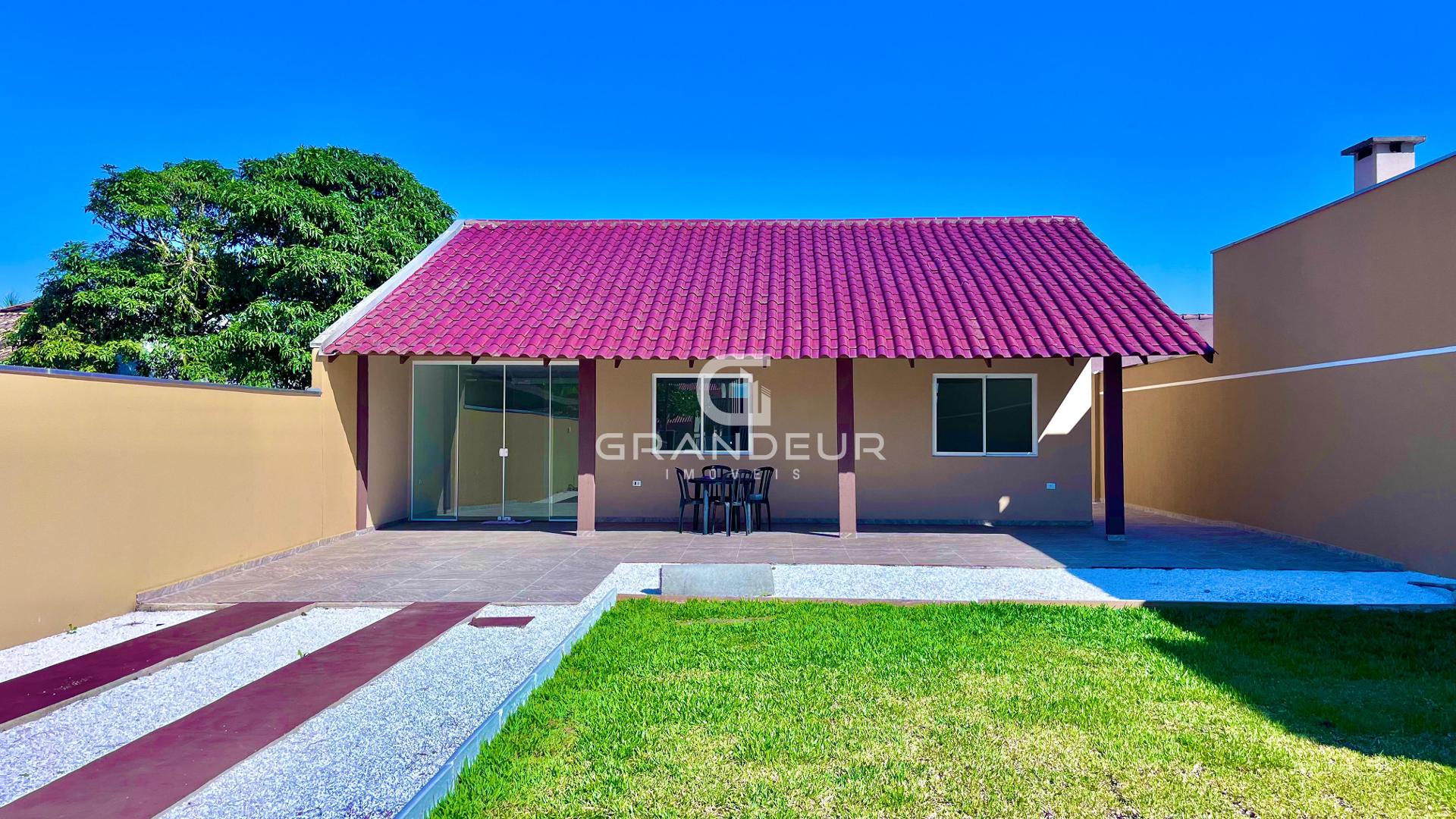 Casa com Terreno Amplo a 300m da Praia no Bairro Eliana - Guar...