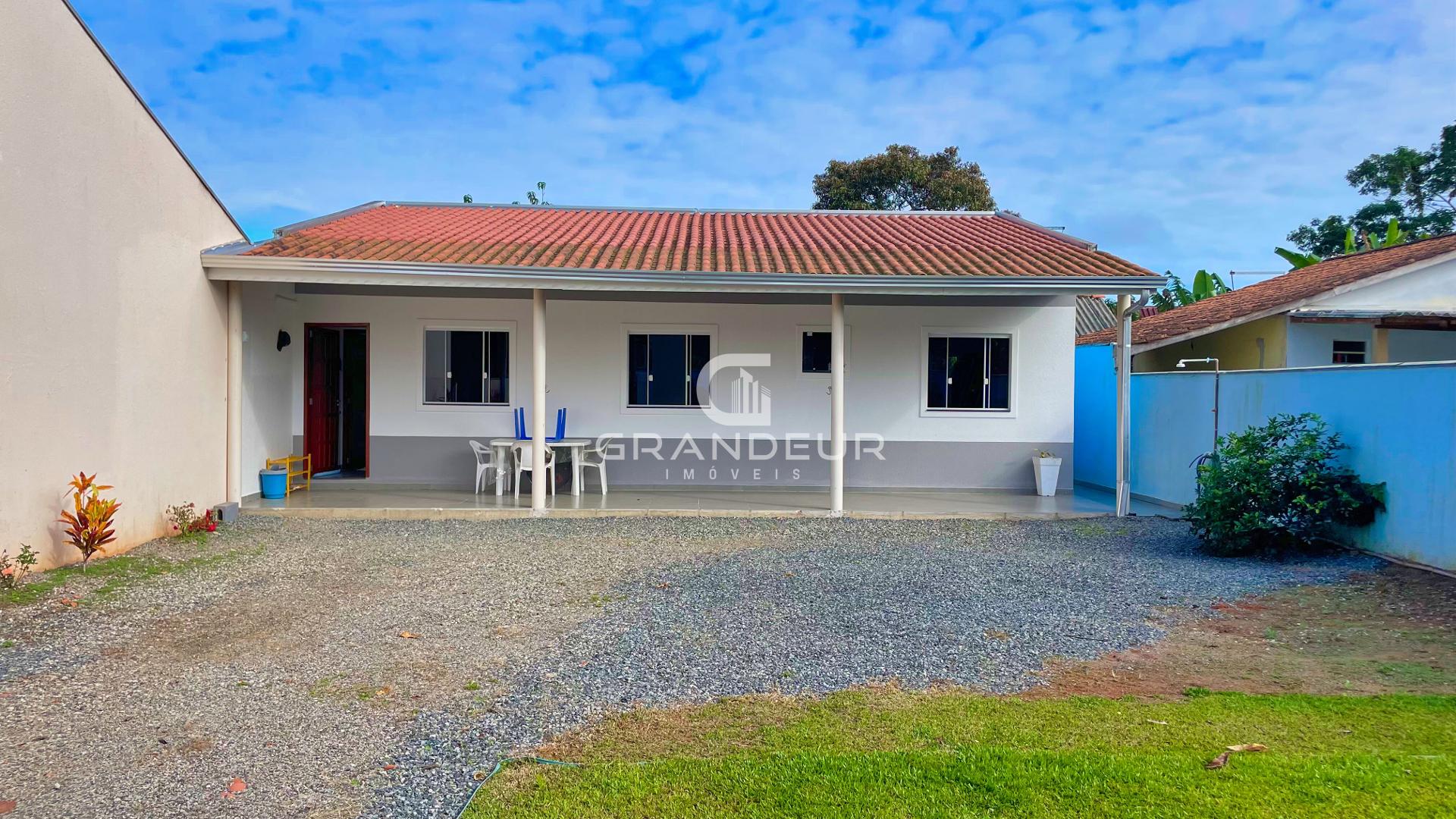 Seu Novo Lar com Muito Espaço e Tranquilidade  Estuda Carro c...