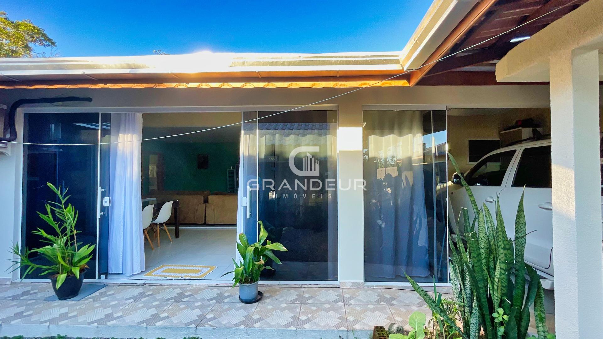 Casa à venda em Guaratuba PR com salão de festas 3 quartos e 4...