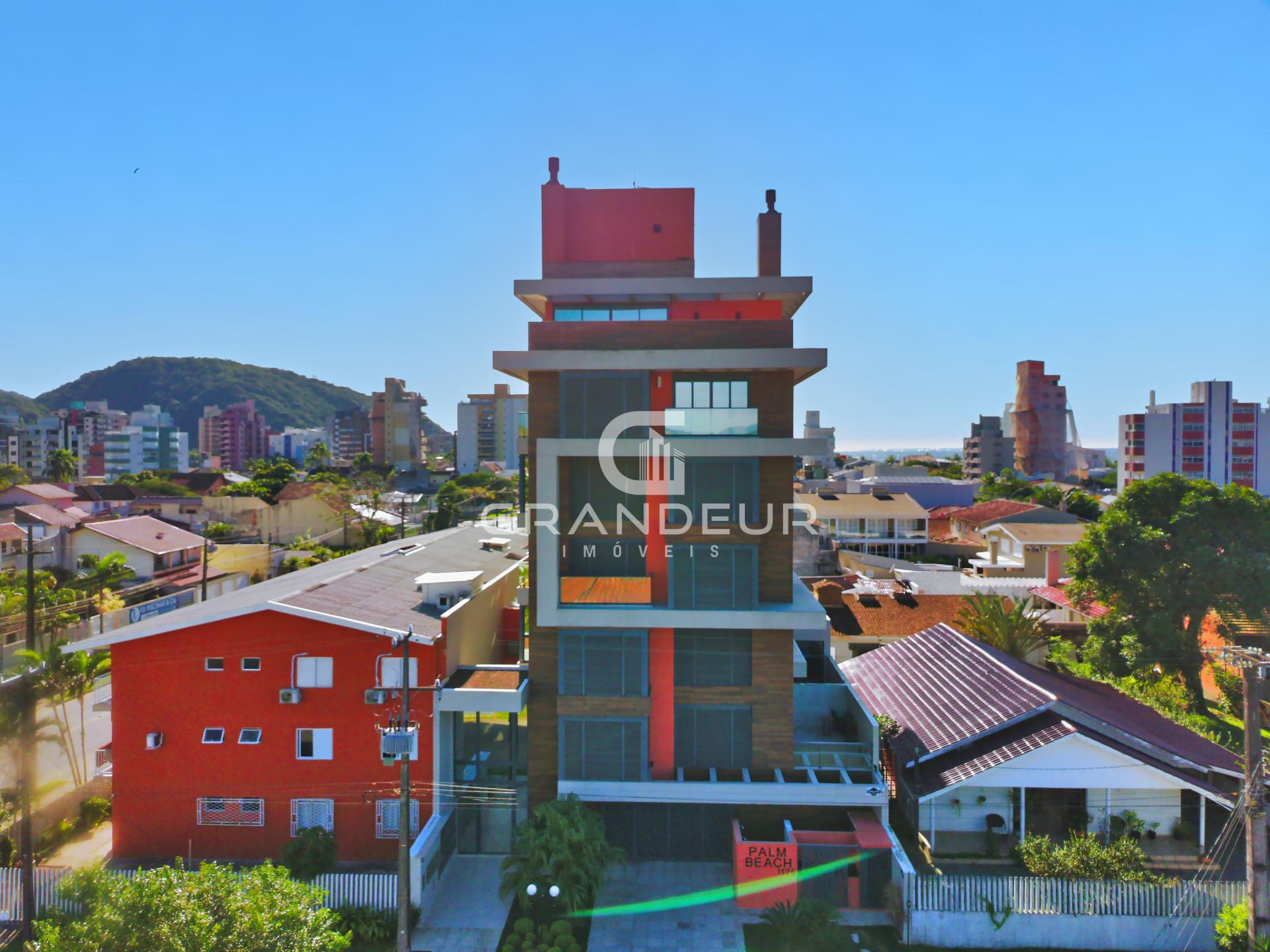 Apartamento semi-mobiliado com suíte e vista para o mar no Edi...