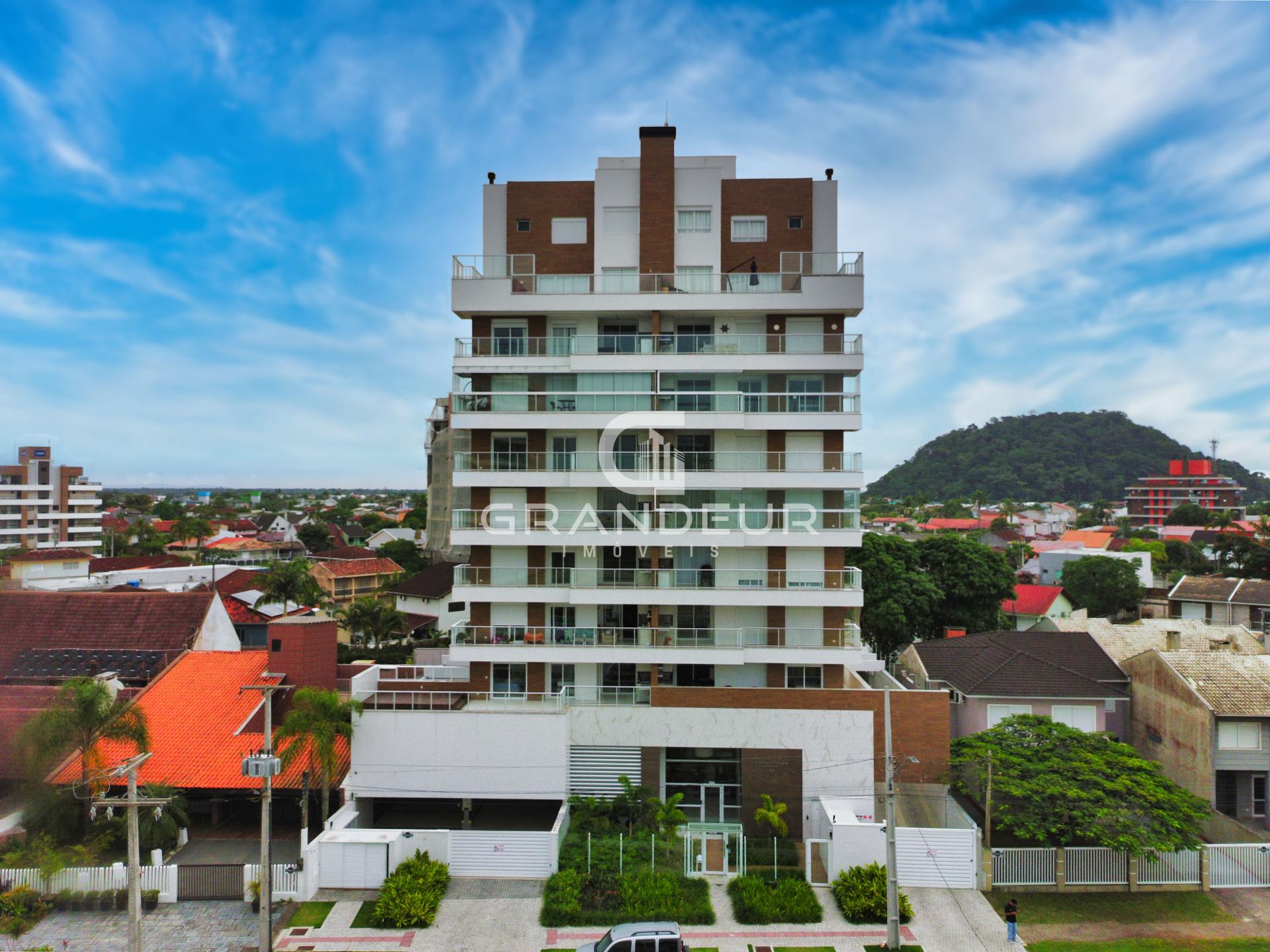 Apartamento no Edifício Clermont Ferrand com Vista para a Baía...