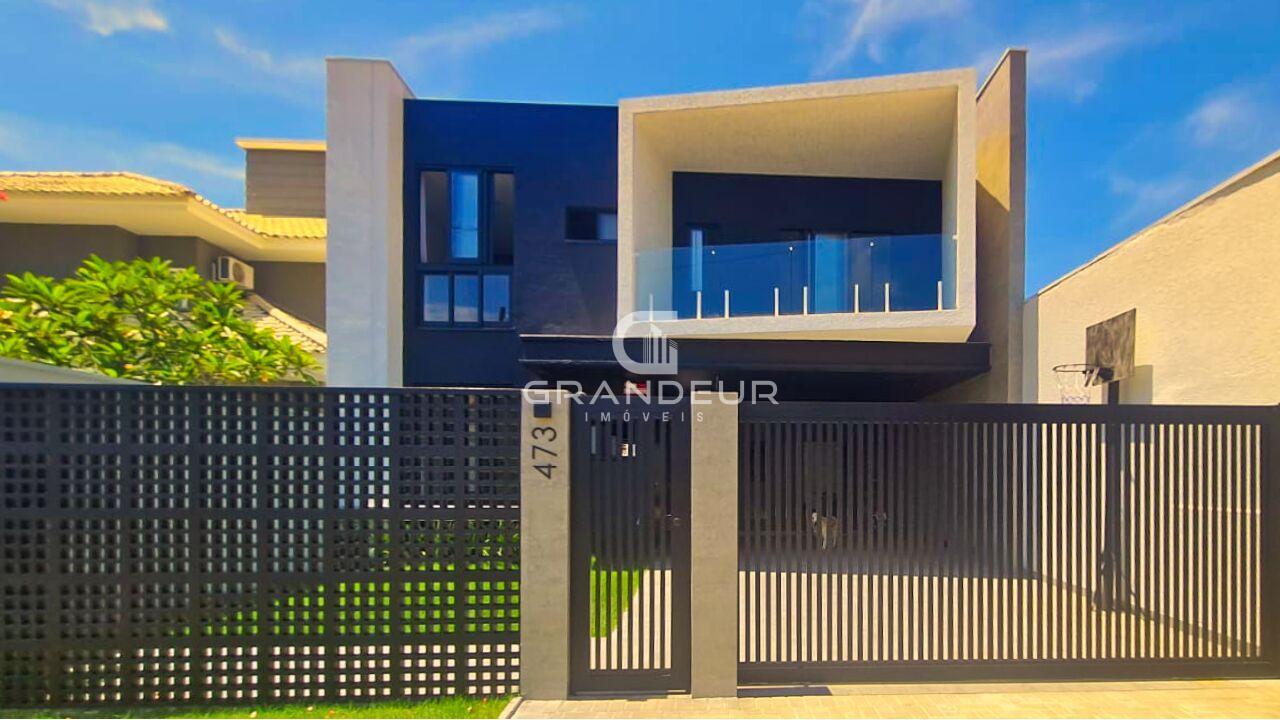 Casa com 288m  no centro  4 dorm. sendo 3 suites, piscina aque...