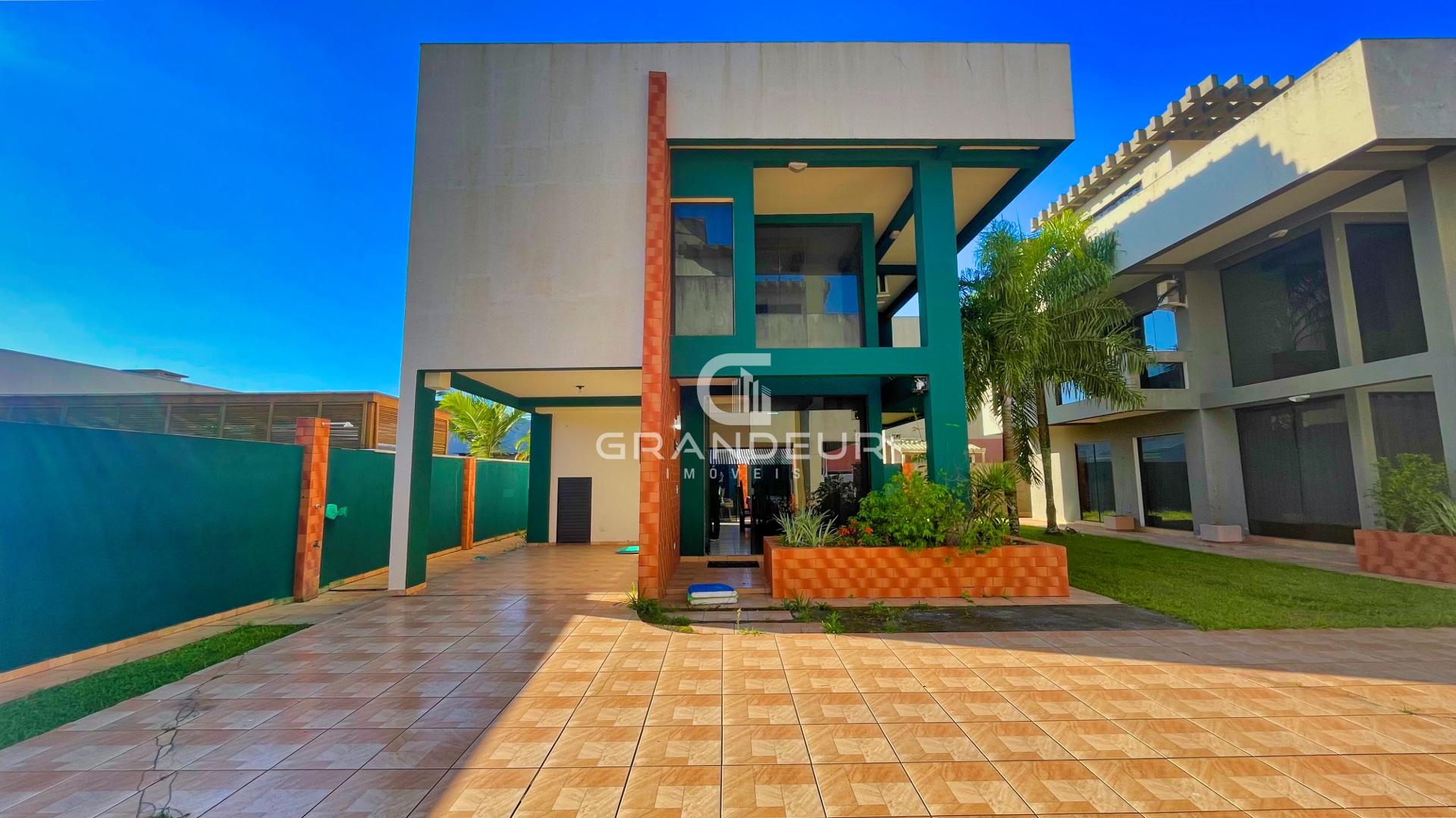 3 Suítes, Terraço com Piscina e Muito Espaço - Triplex em Baln...