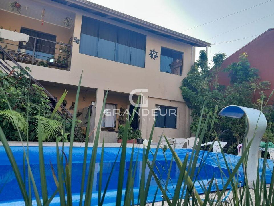 Sobrado com 5 quartos e piscina a 450 metros da praia de Breja...