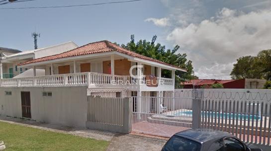 Sobrado de esquina com piscina e 4 quartos à venda em Guaratuba