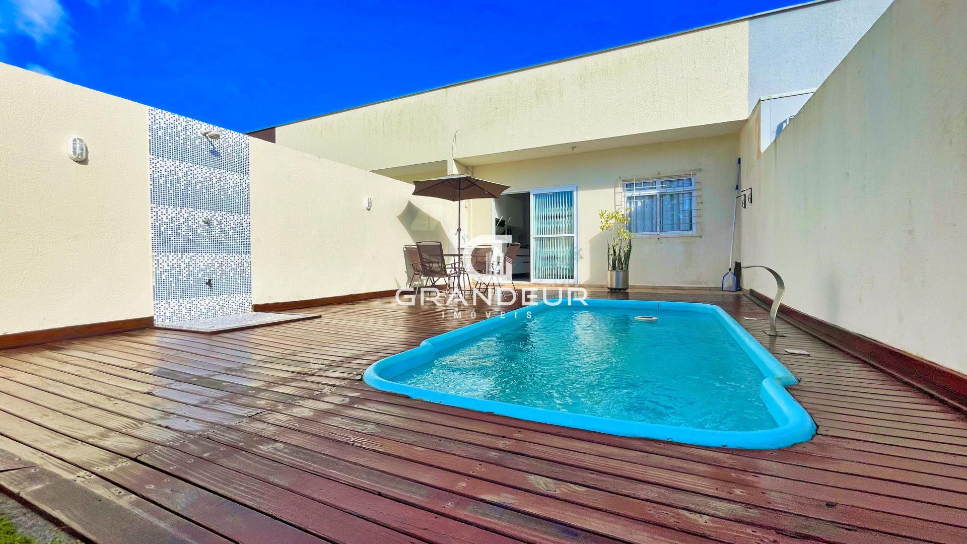 Casa mobiliada com piscina a 210m da praia em Guaratuba - Pron...