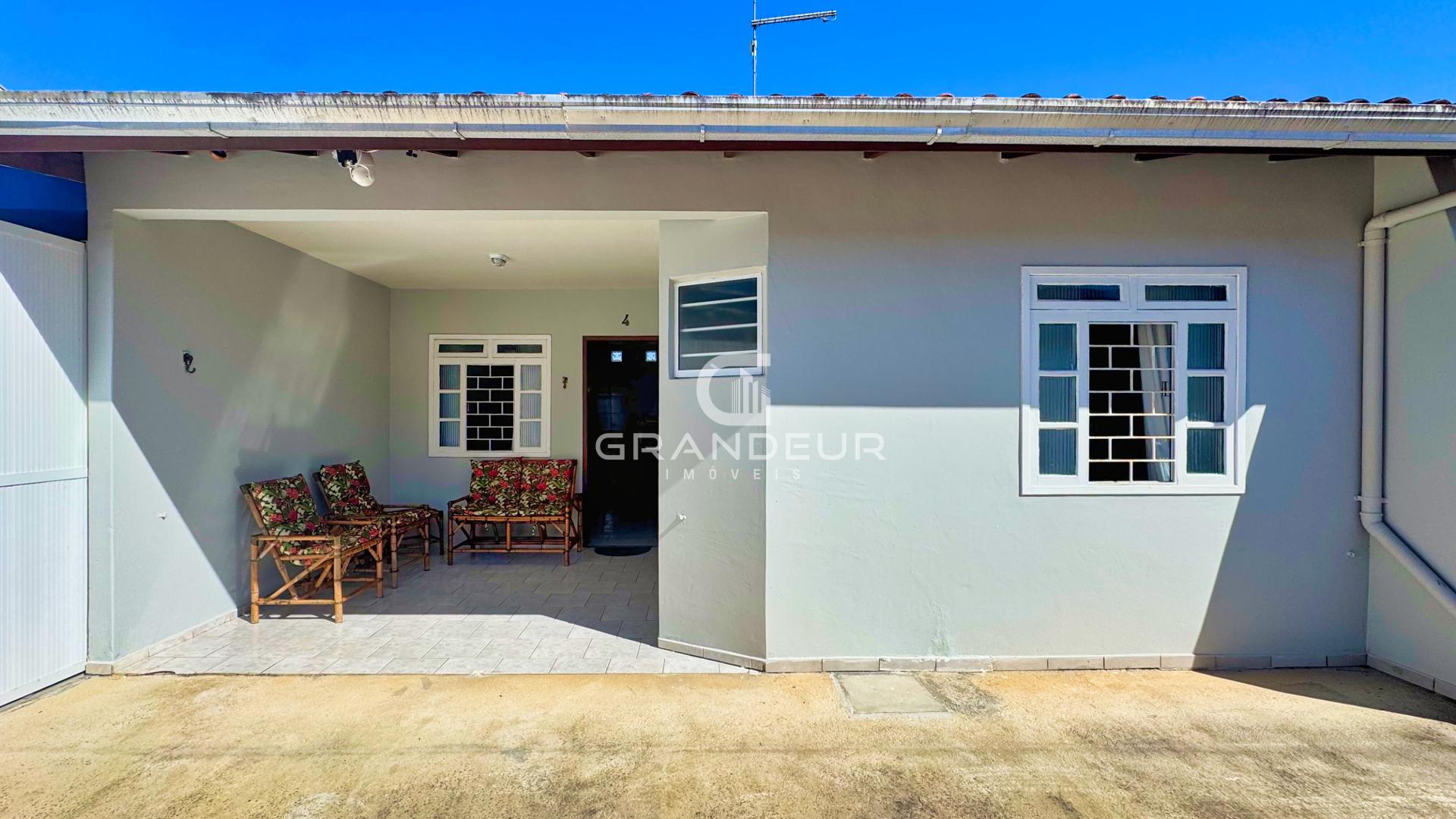 Oportunidade  casa em Guaratuba a 200m da praia, 2 dormitórios