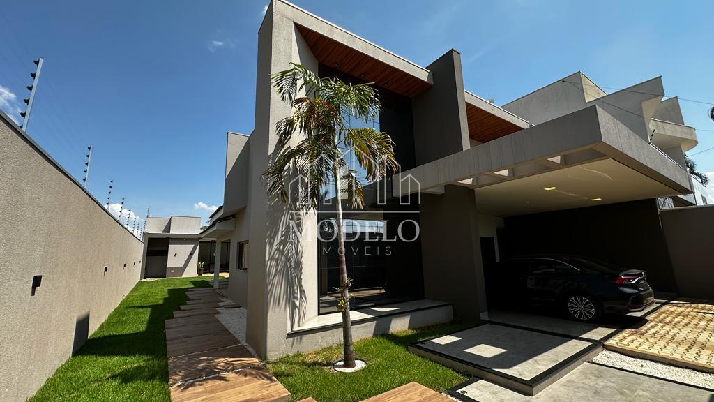 Casa com ótima localização. Mobilhada com 3 quartos mais 1 suite.