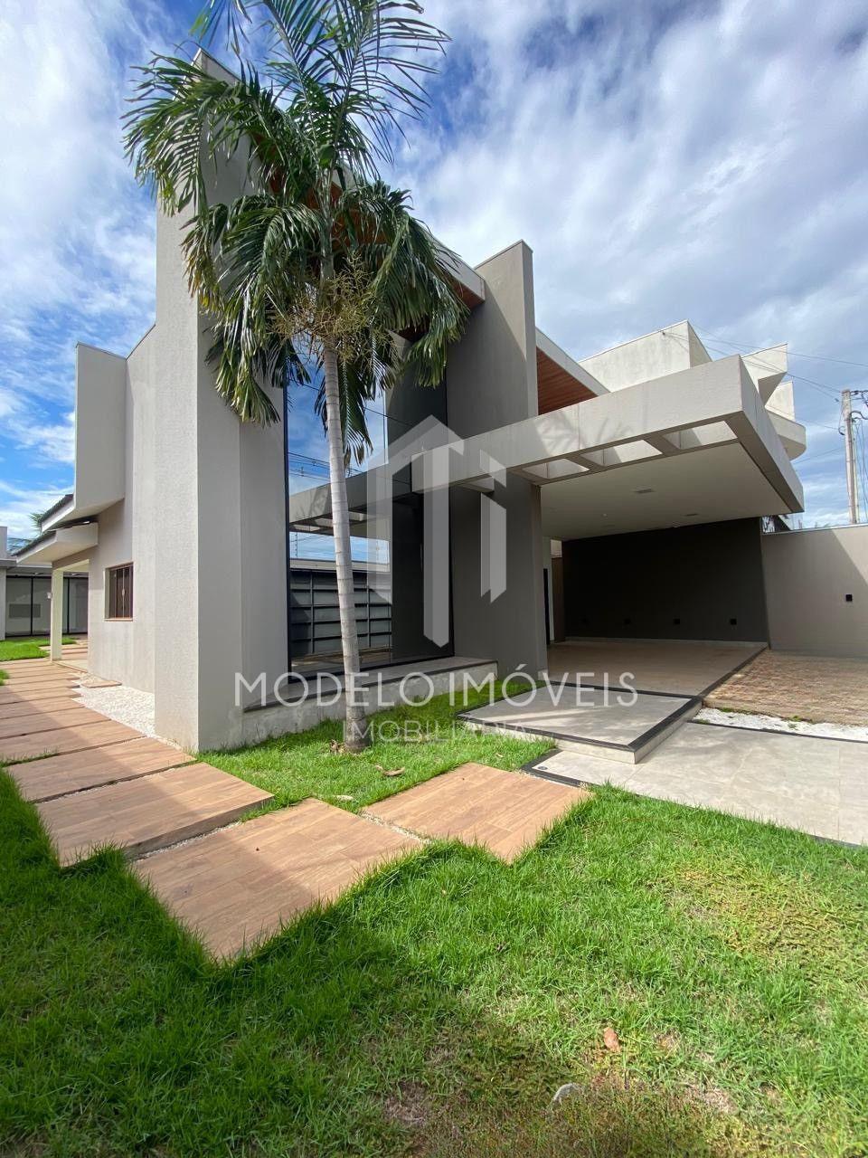 Casa com ótima localização. Mobilhada com 3 quartos mais 1 suite.