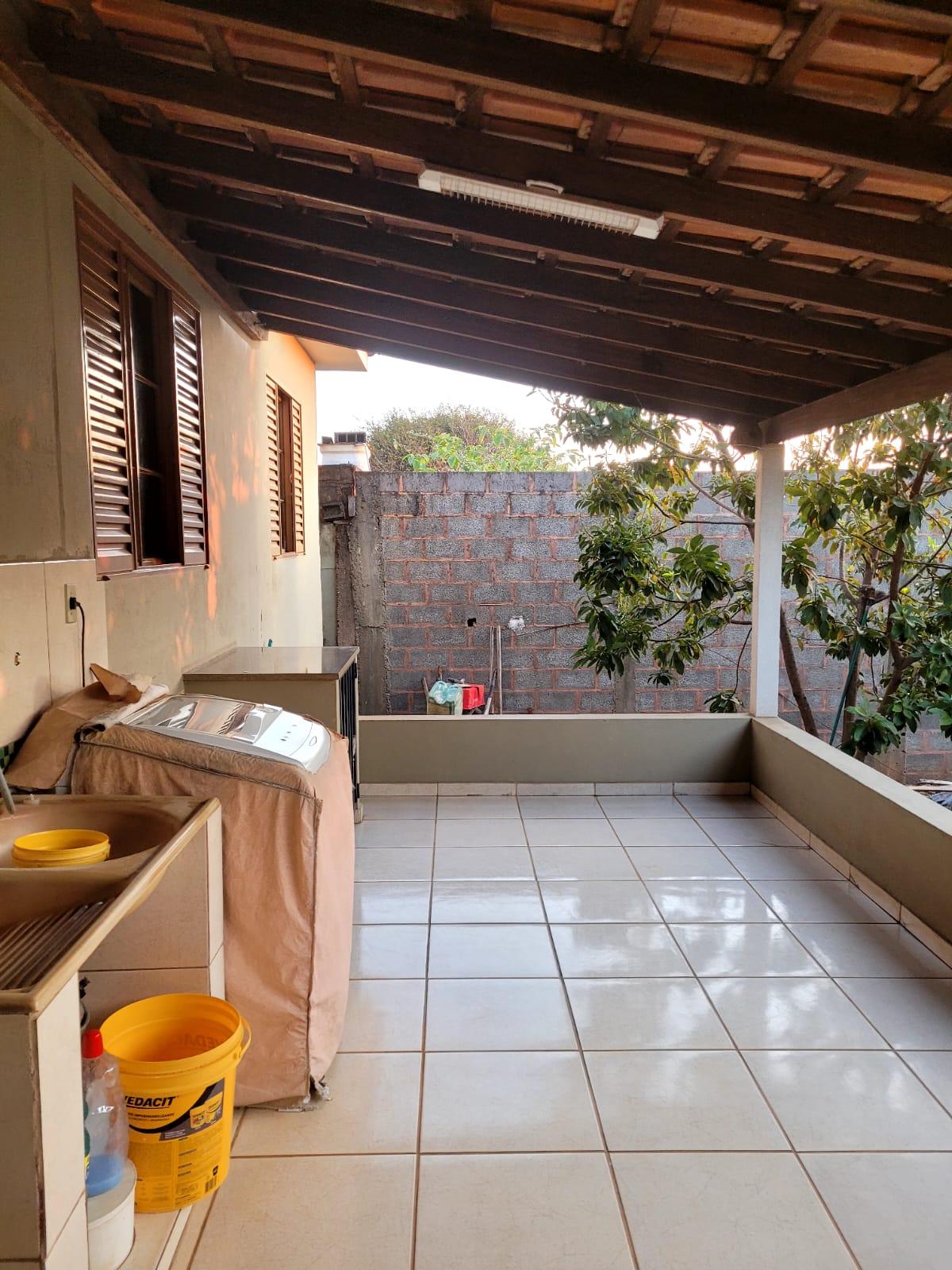 CASA À VENDA BAIRRO VENEZA, SÃO SEBASTIÃO DO PARAÍSO - MG