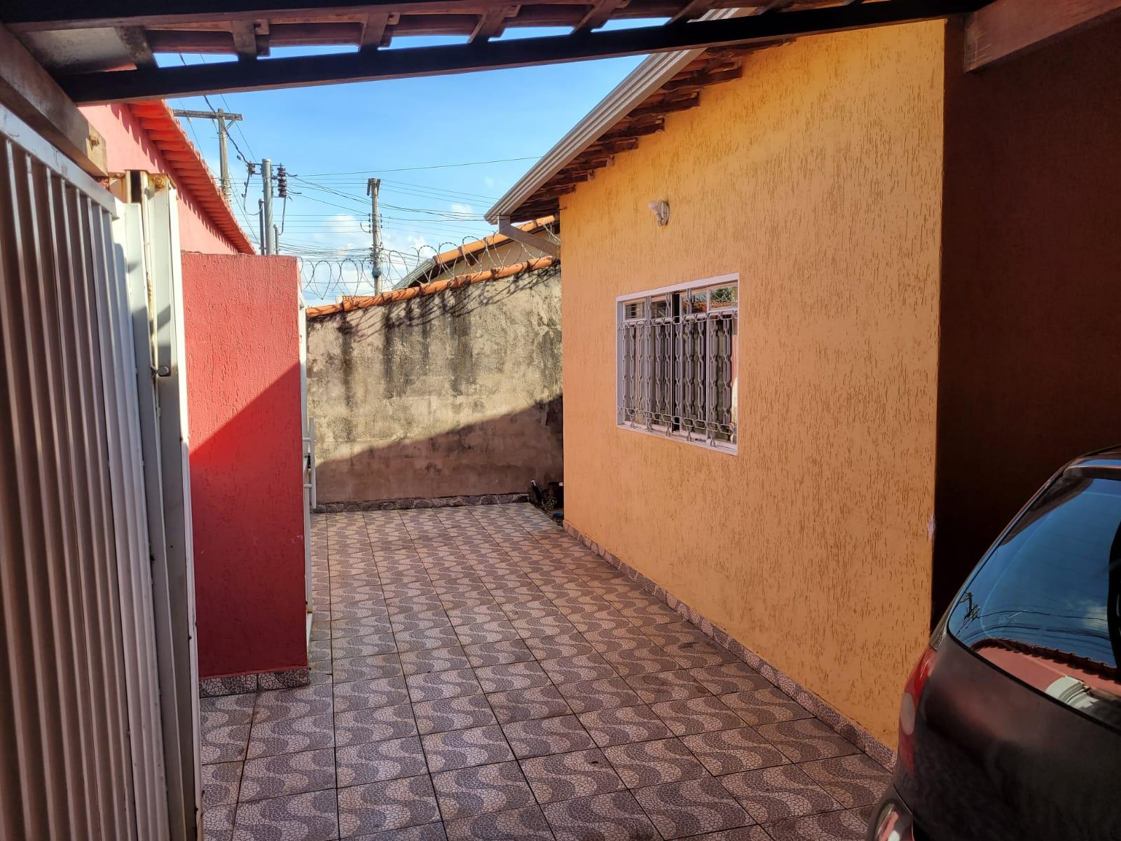 CASA À VENDA BAIRRO VERONA, SÃO SEBASTIÃO DO PARAÍSO - MG.