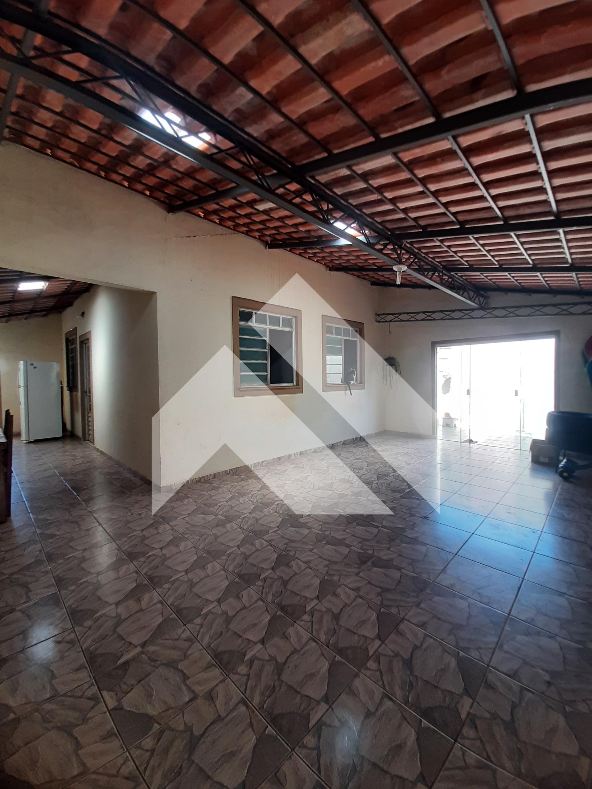 CASA À VENDA BAIRRO SANTA TEREZA, SÃO SEBASTIÃO DO PARAÍSO - MG