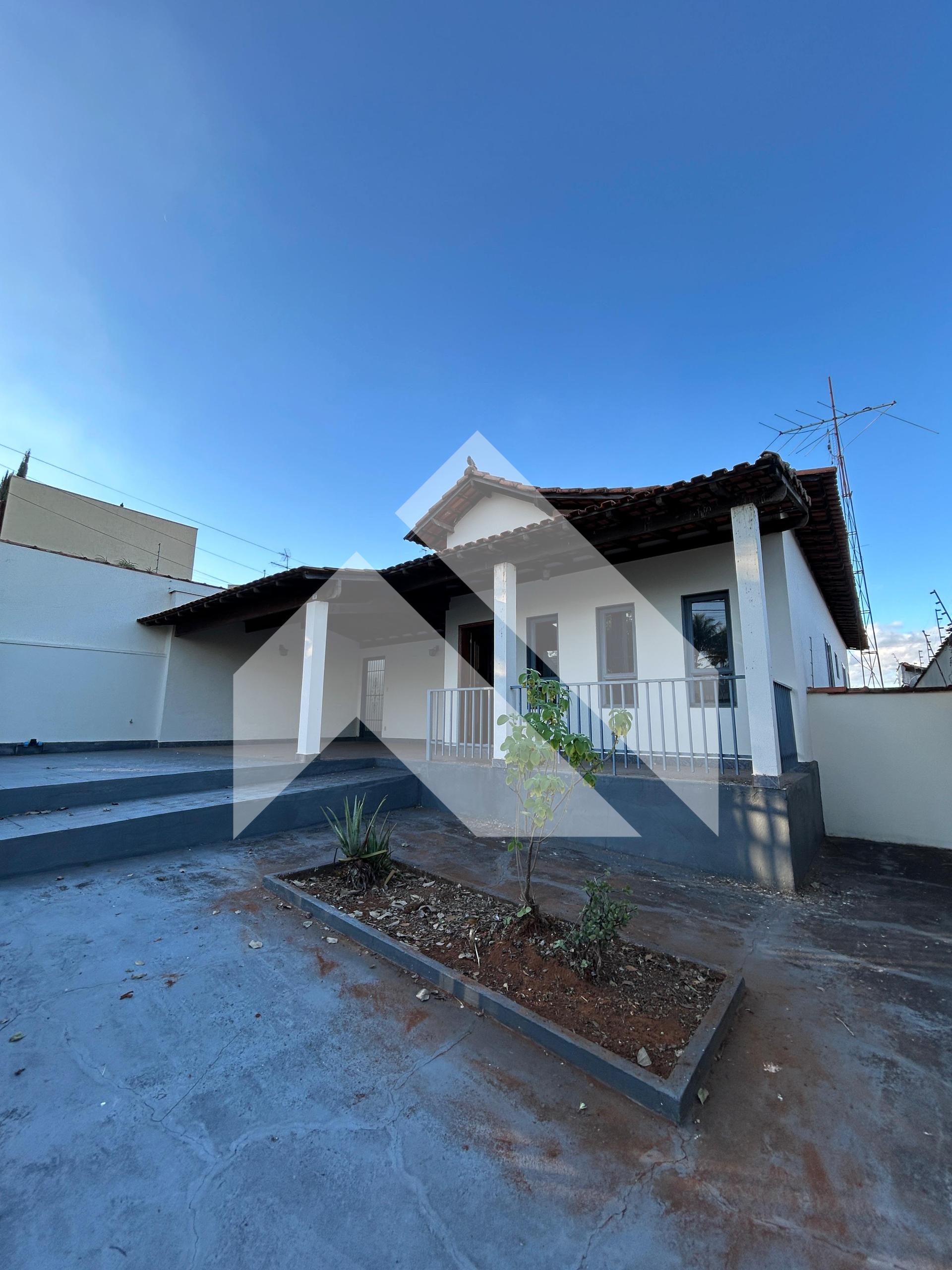 CASA À VENDA BAIRRO JARDIM COOLAPA, SÃO SEBASTIÃO DO PARAÍSO - MG